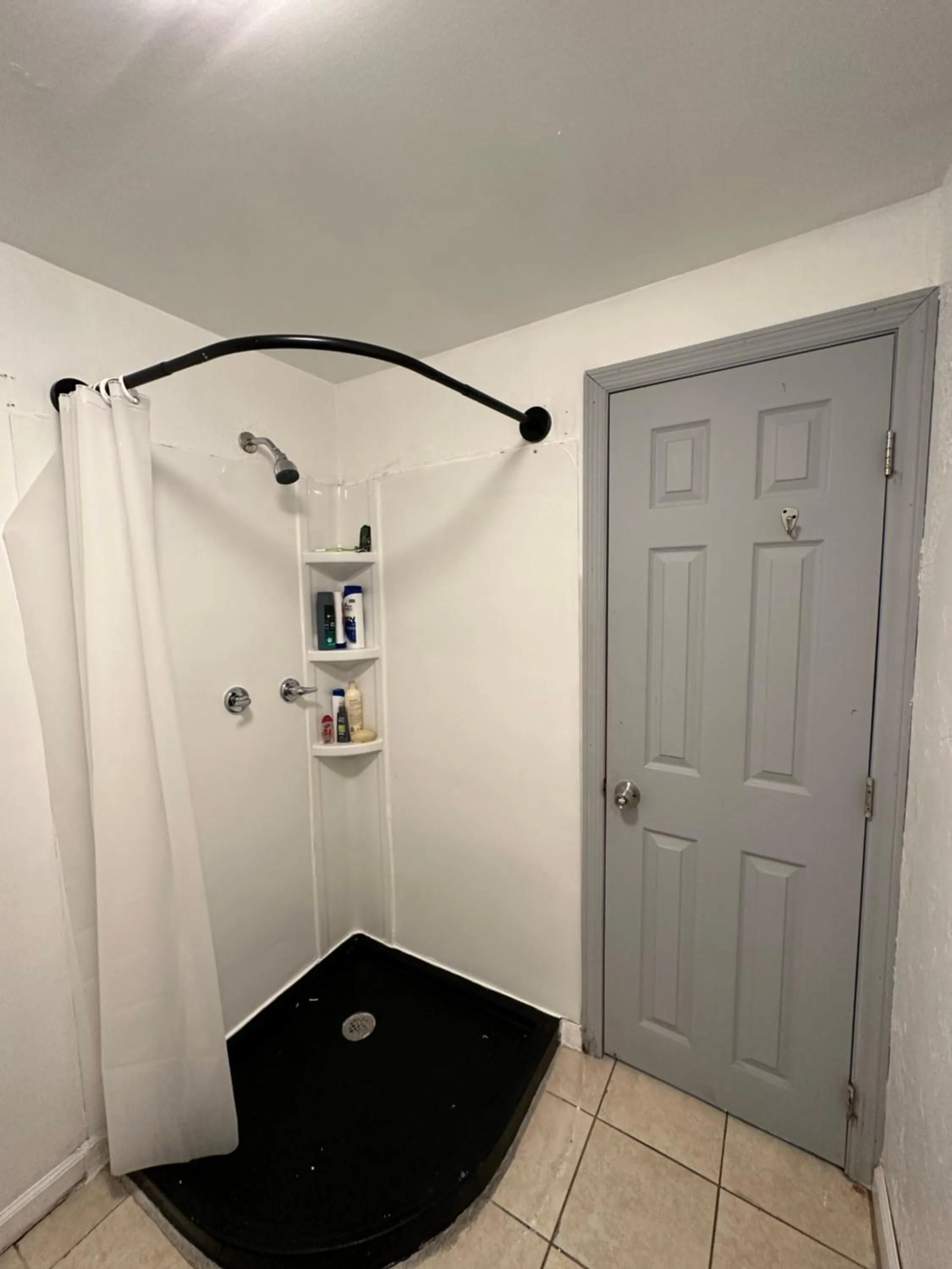 Shower in OQP Vacations Miami