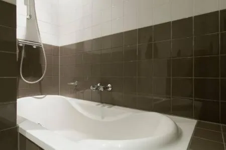 Shower in Adam & Eve - Apartment