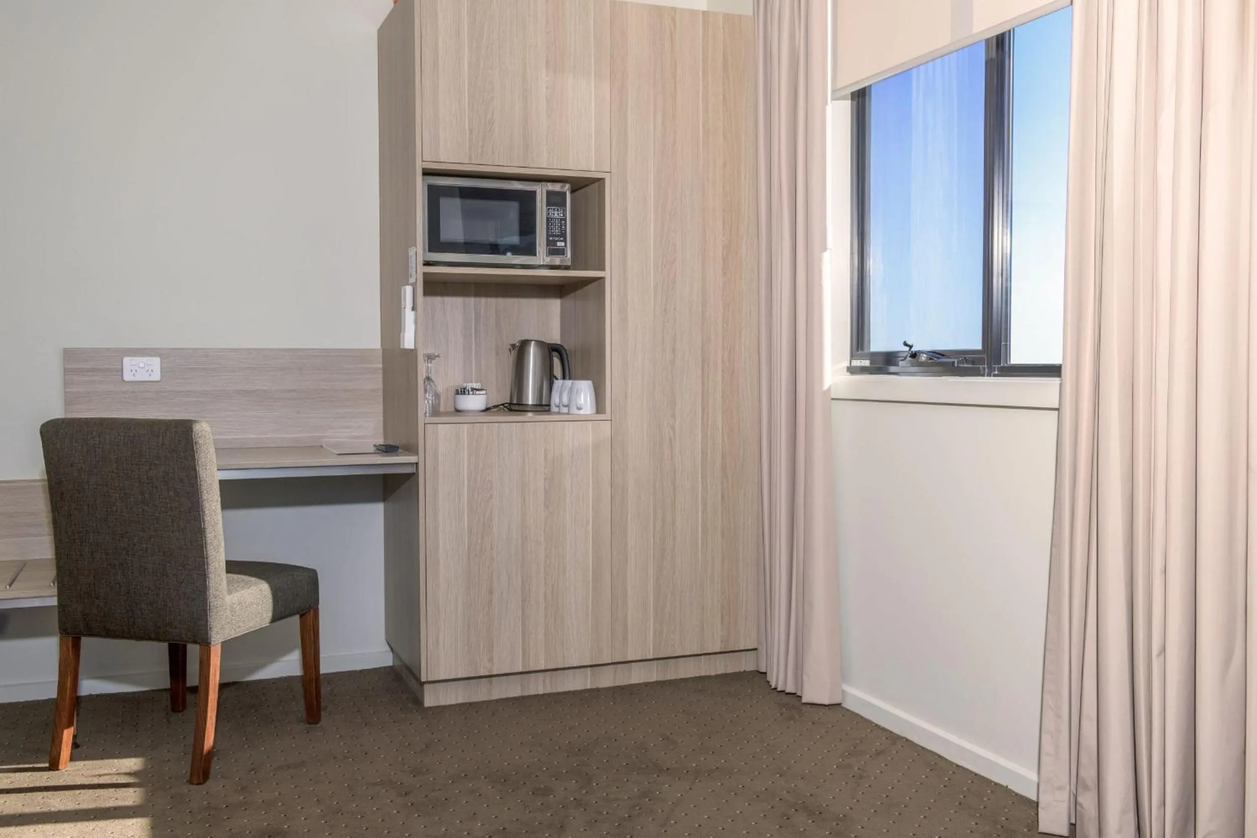 microwave in Elimatta Hotel