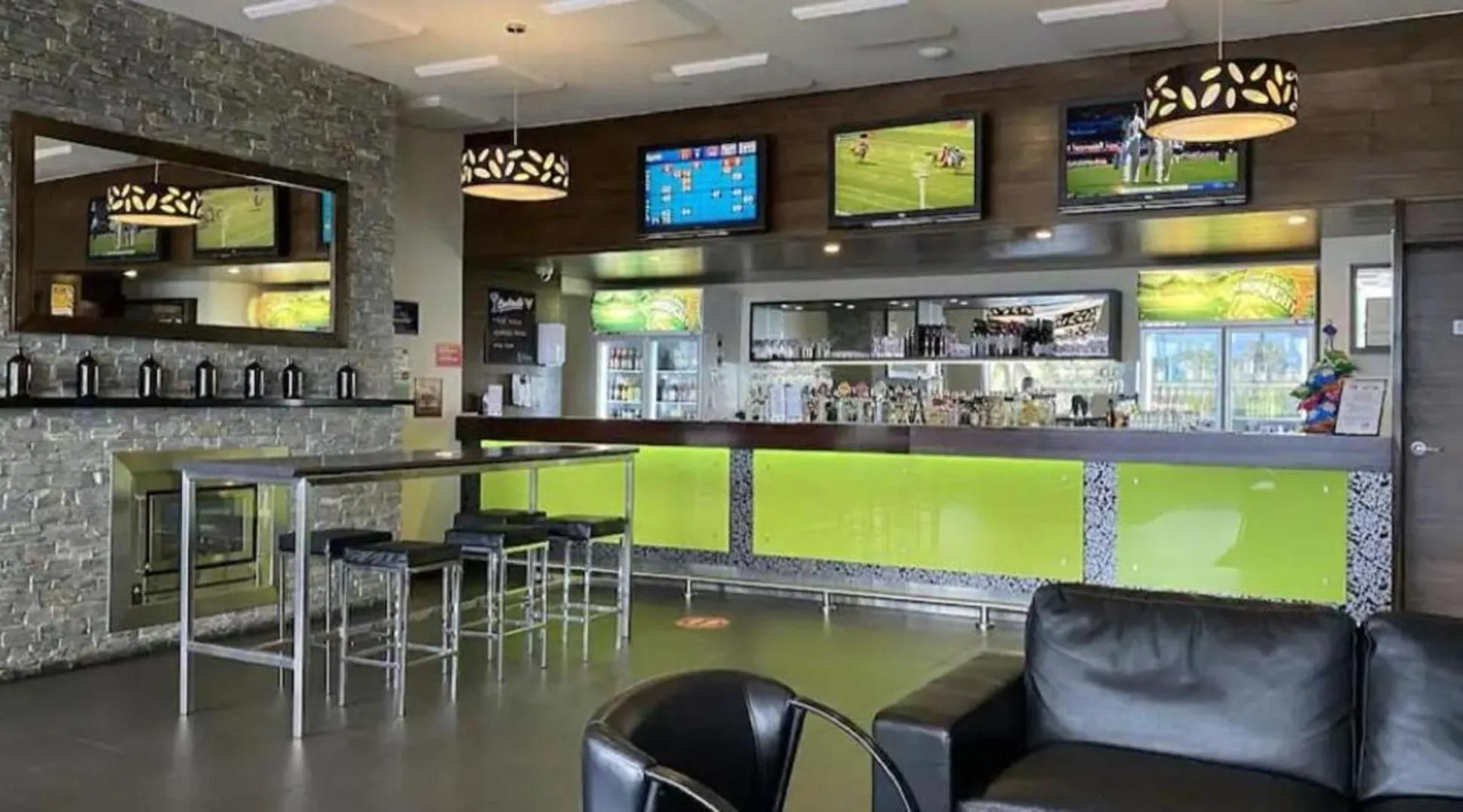 Lounge or bar in Elimatta Hotel