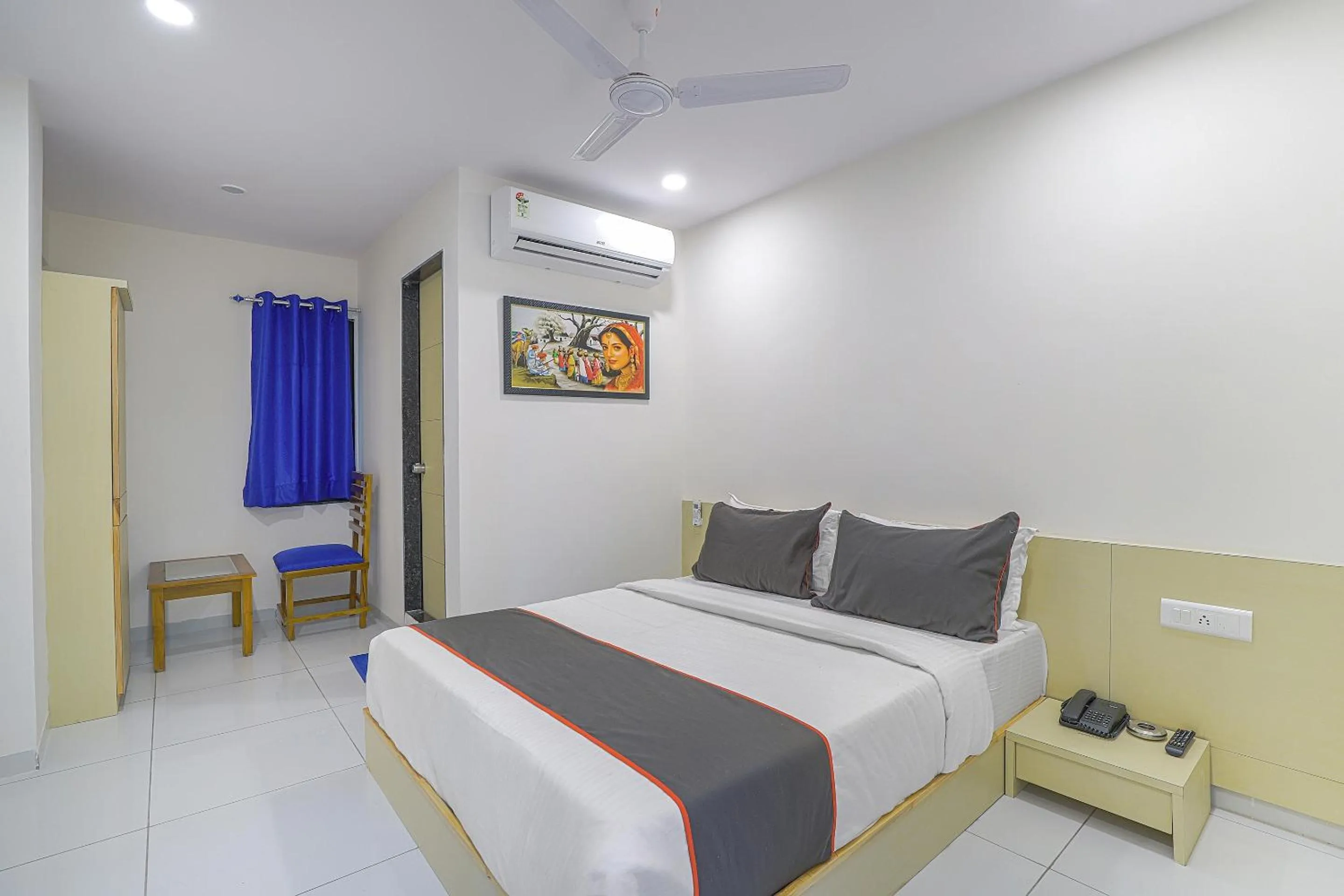 Bedroom in Super Hotel O La Veera