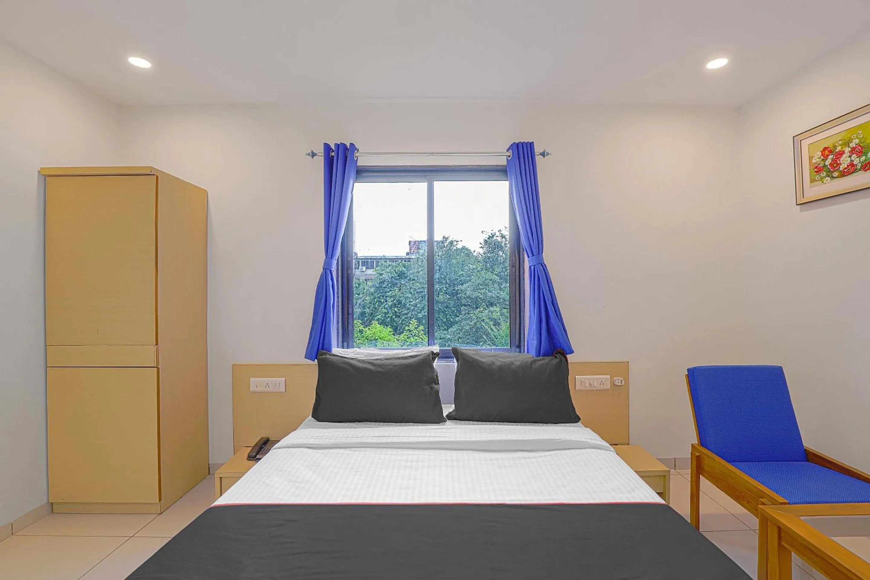 Bedroom in Super Hotel O La Veera