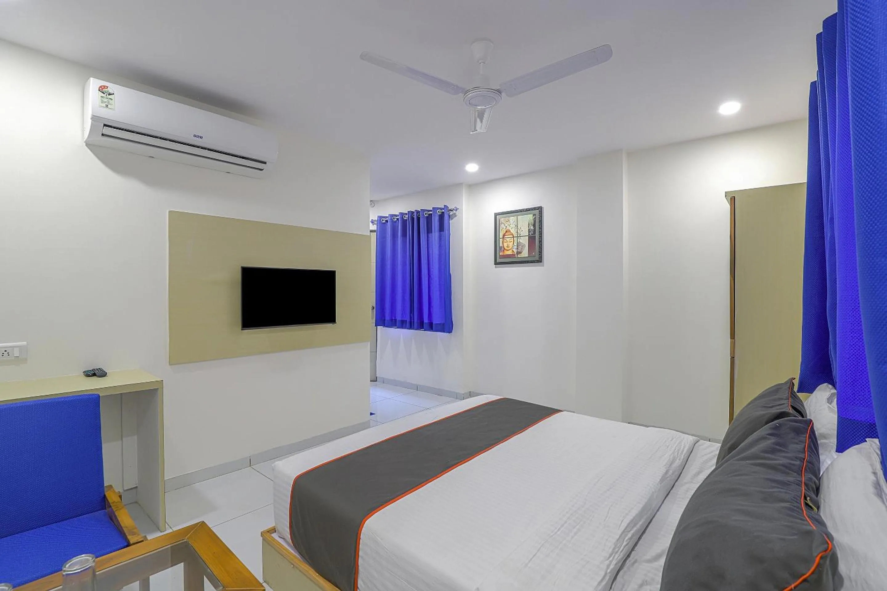 Bedroom in Super Hotel O La Veera