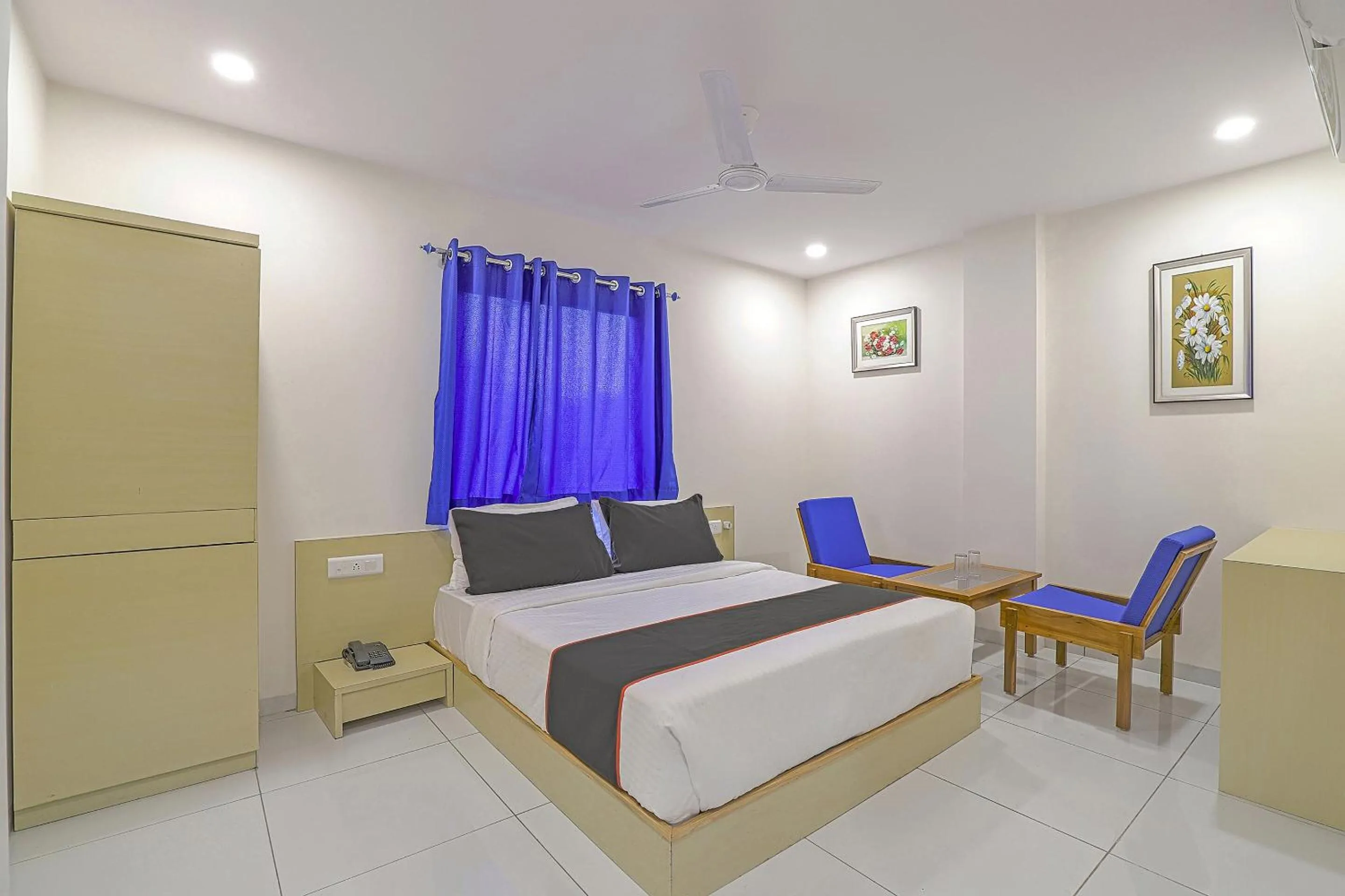 Bedroom in Super Hotel O La Veera