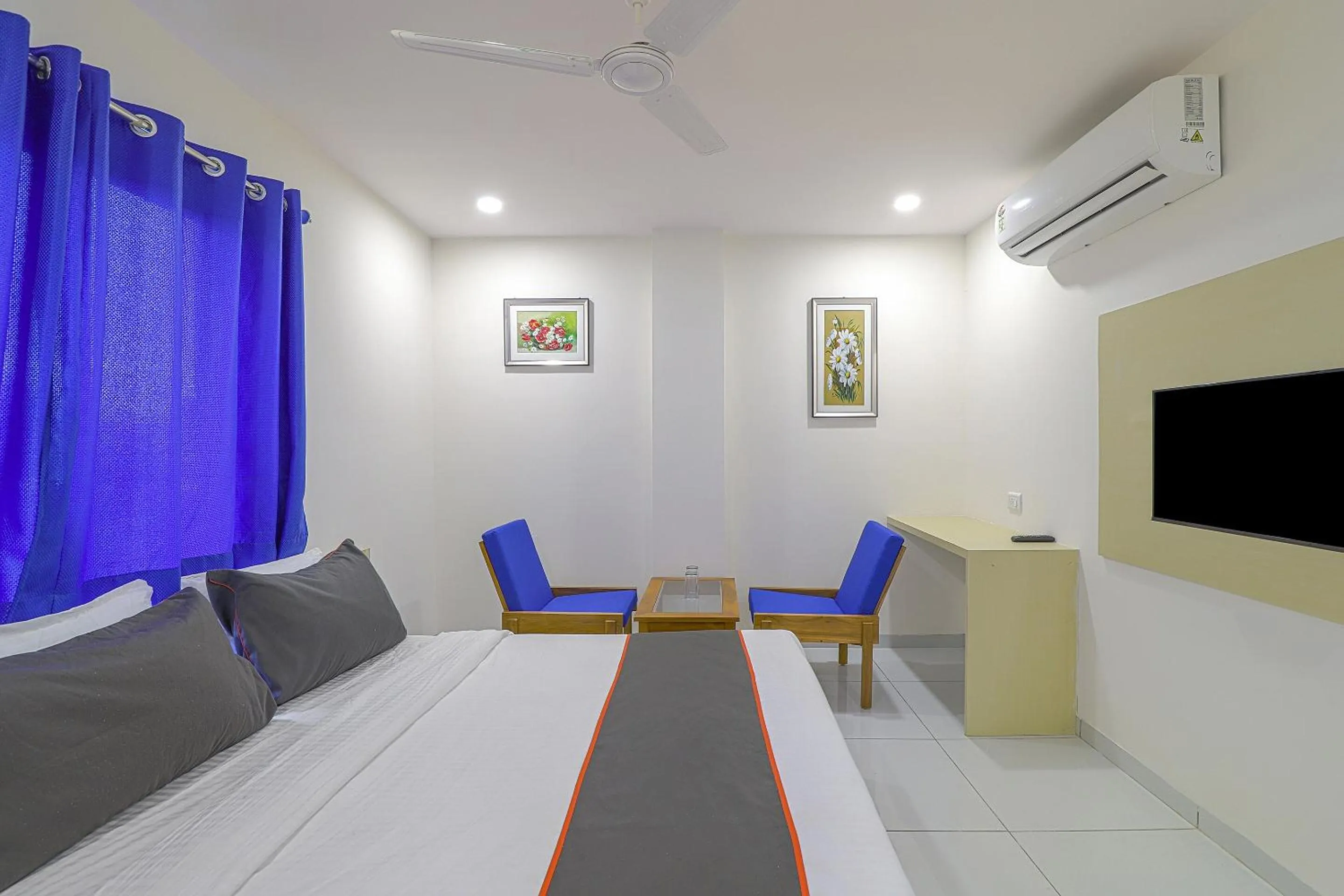 Bedroom in Super Hotel O La Veera