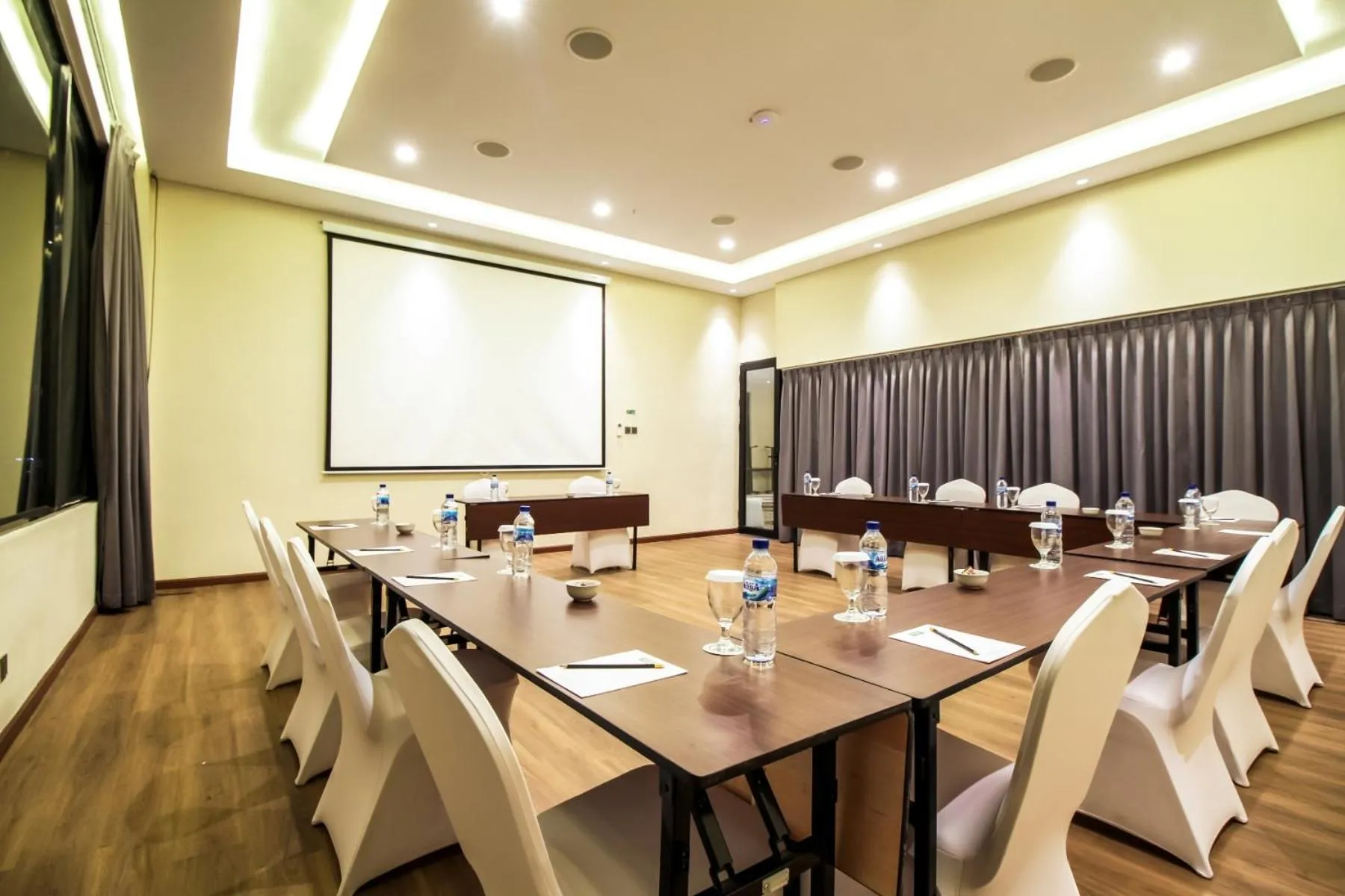 Meeting/conference room in Parkside Gayo Petro Hotel Takengon