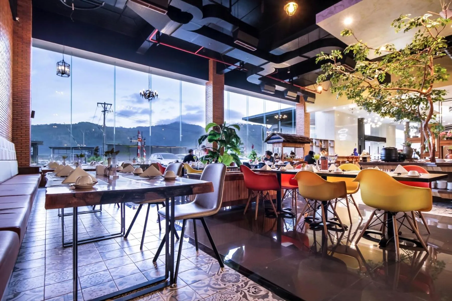 Restaurant/places to eat in Parkside Gayo Petro Hotel Takengon