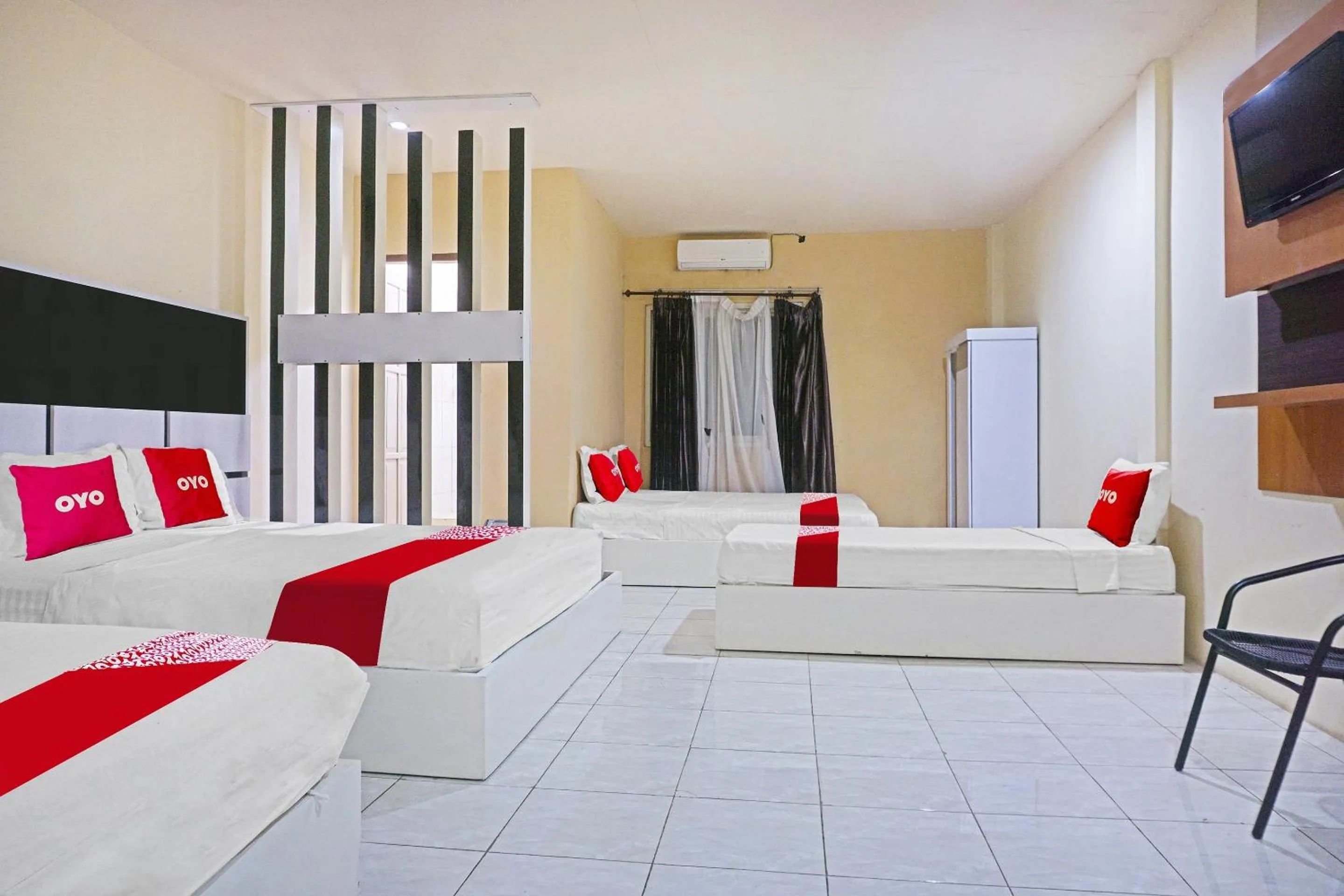 Bedroom, Bed in COLLECTION O 91331 Hotel Grand Saota Soppeng