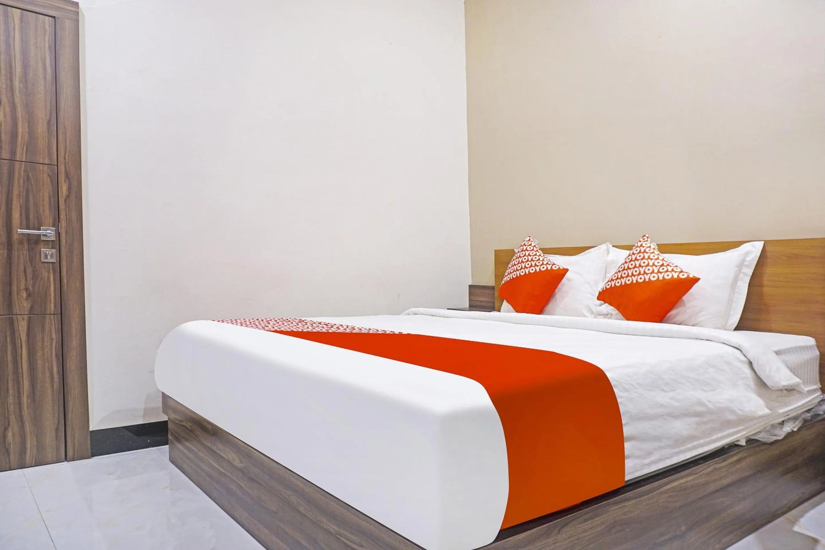 Bedroom, Bed in COLLECTION O 91331 Hotel Grand Saota Soppeng