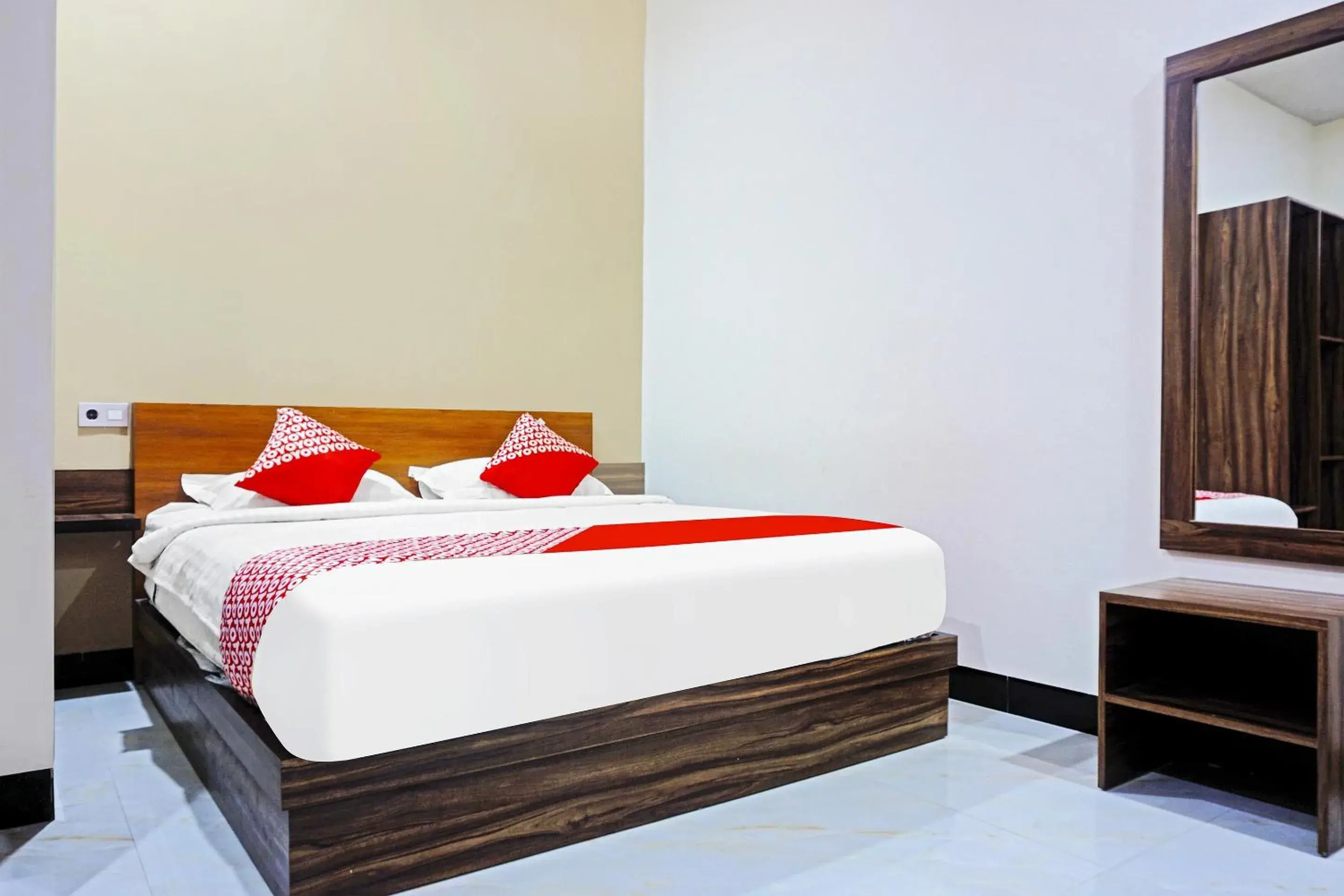 Deluxe Suite in Hotel Grand Saota Syariah Soppeng RedPartner Deluxe Suite in Hotel Grand Saota Syariah Soppeng RedPartner