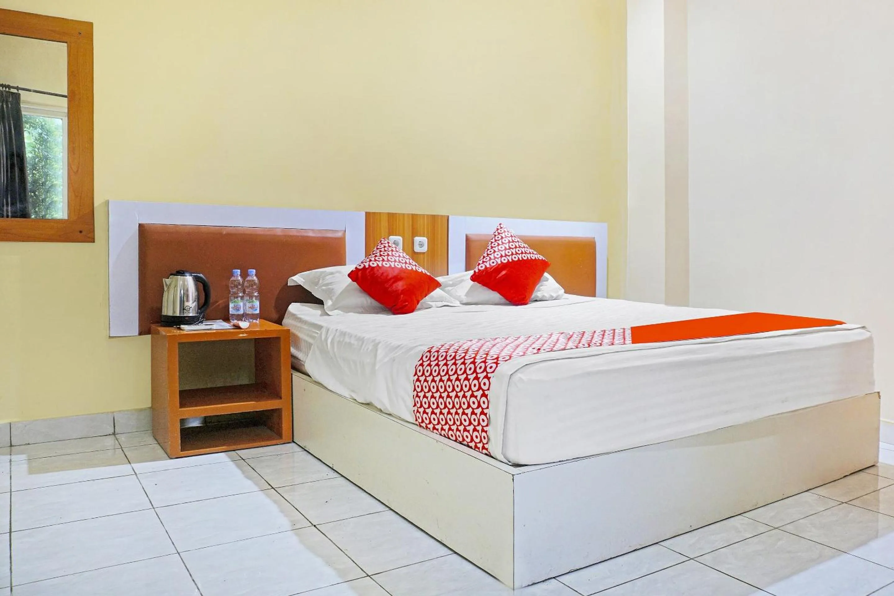 Bedroom, Bed in COLLECTION O 91331 Hotel Grand Saota Soppeng