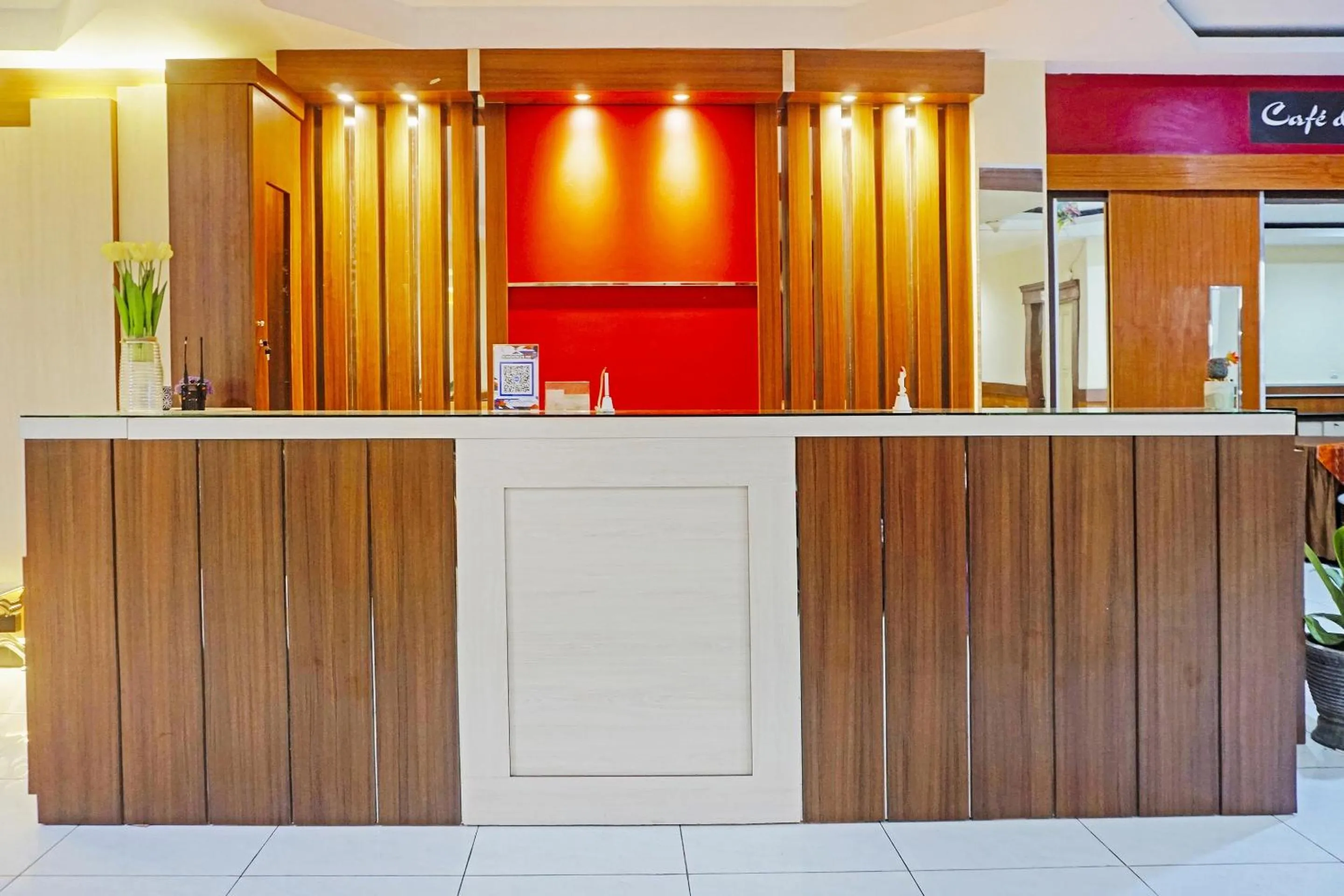 Lobby or reception in COLLECTION O 91331 Hotel Grand Saota Soppeng