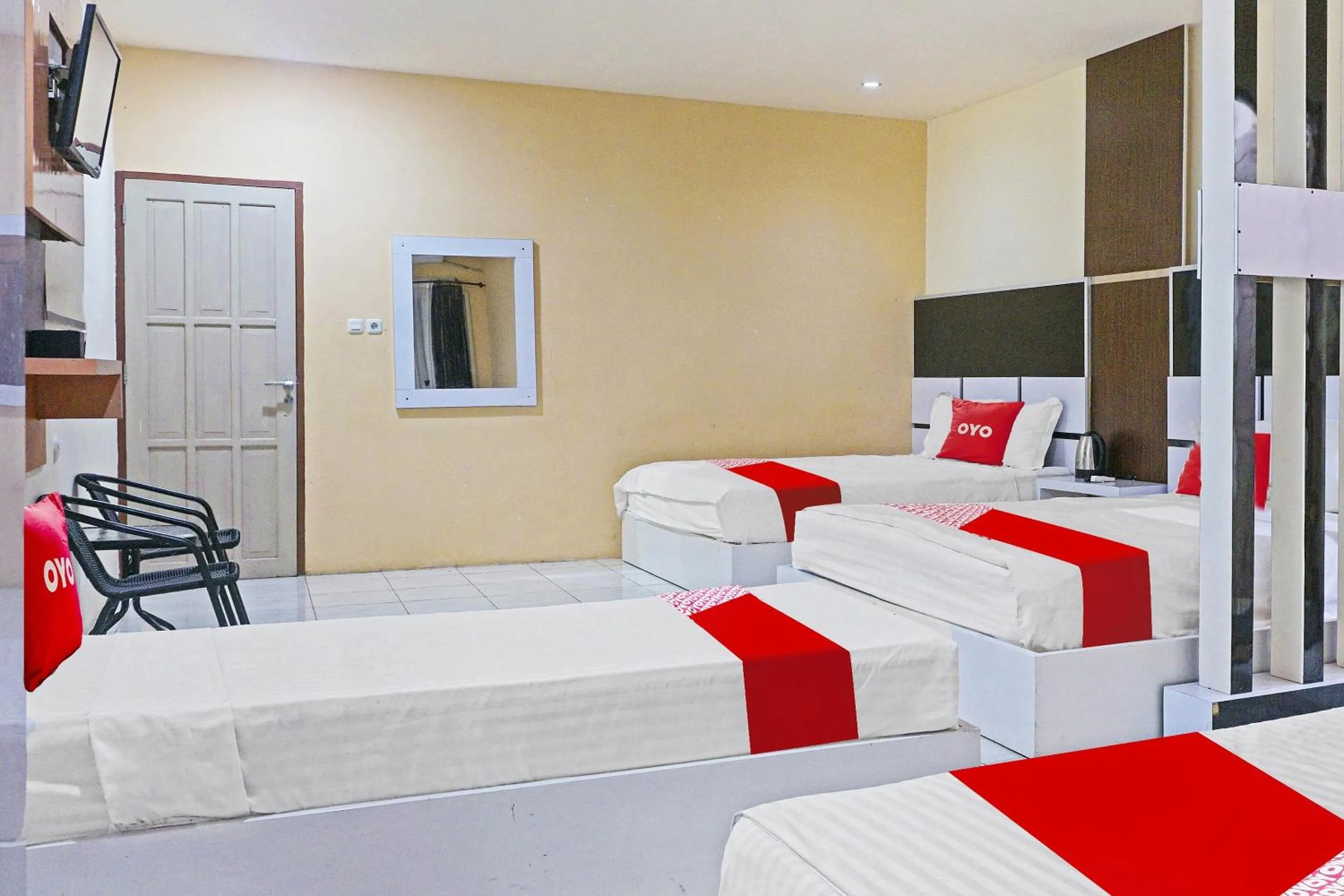 Bedroom, Bed in COLLECTION O 91331 Hotel Grand Saota Soppeng