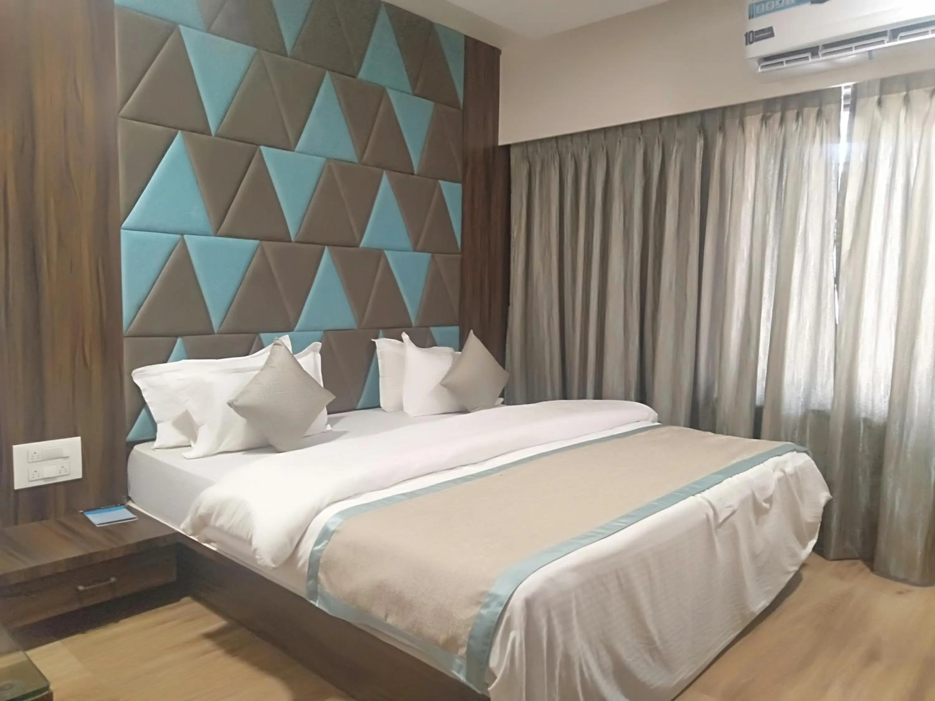 Deluxe Room in Hotel Shiv Sangram