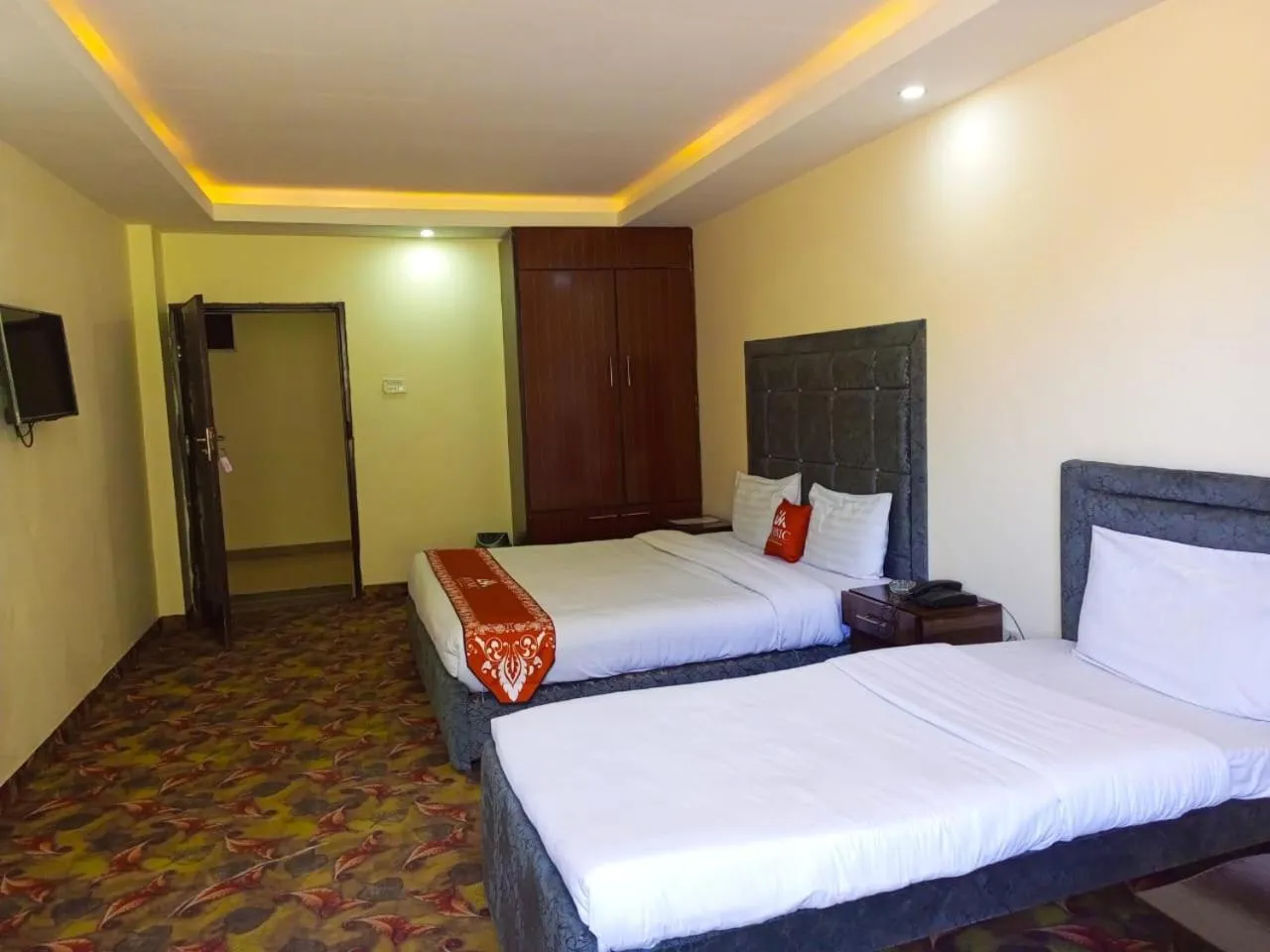 Bedroom, Bed in Iconic Hotel & Restaurant