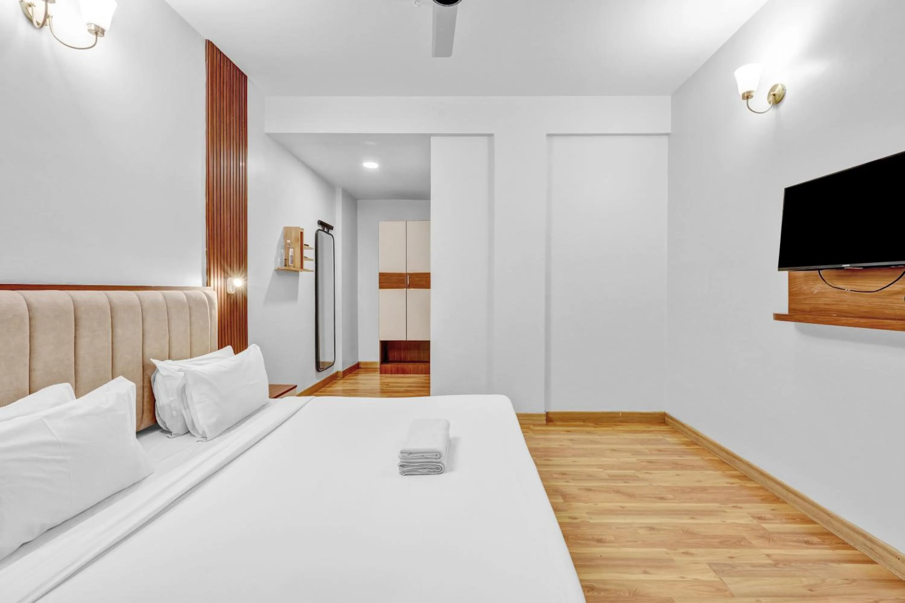 Bedroom, Bed in UPAR Hotels Indiranagar