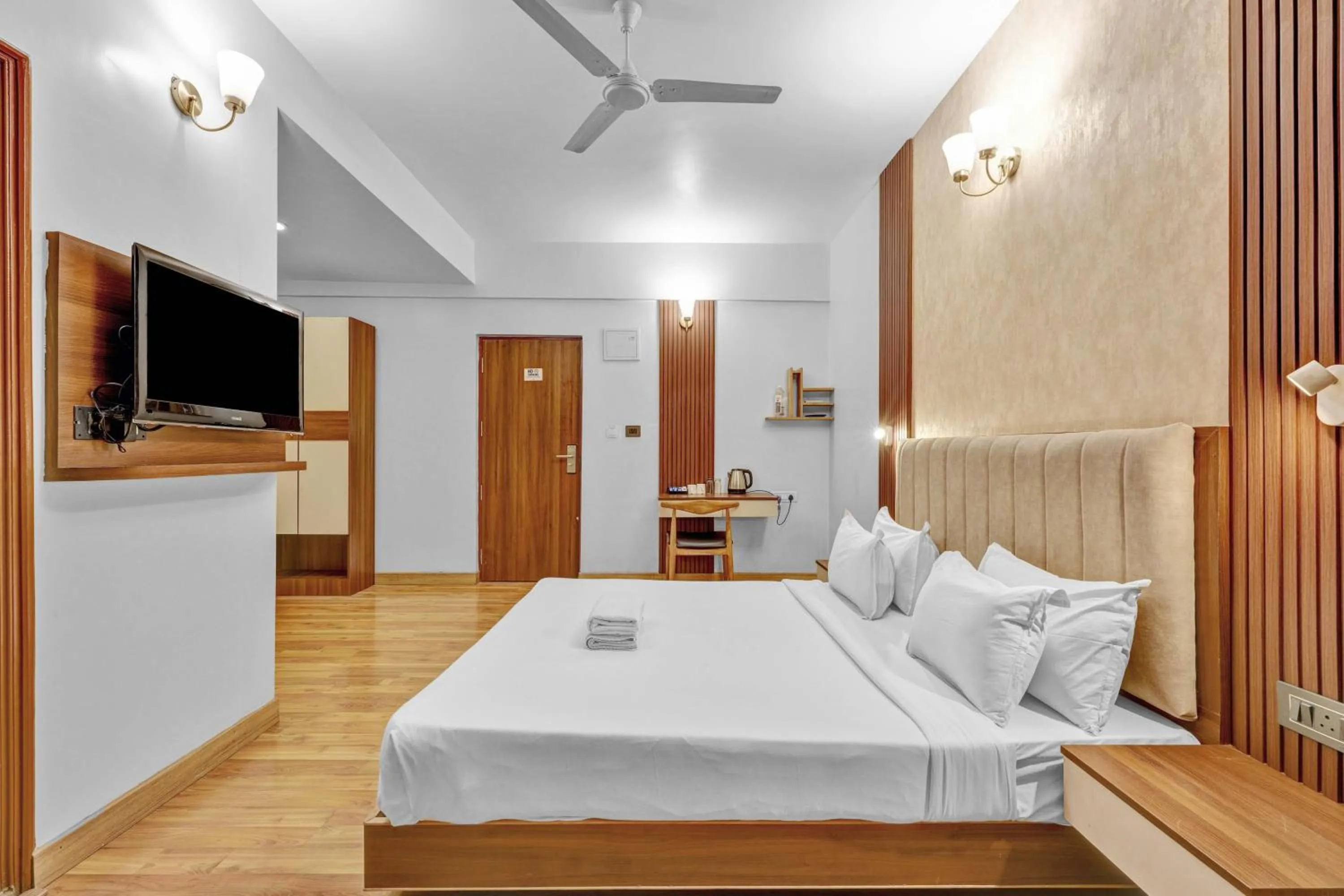 Bedroom, Bed in UPAR Hotels Indiranagar