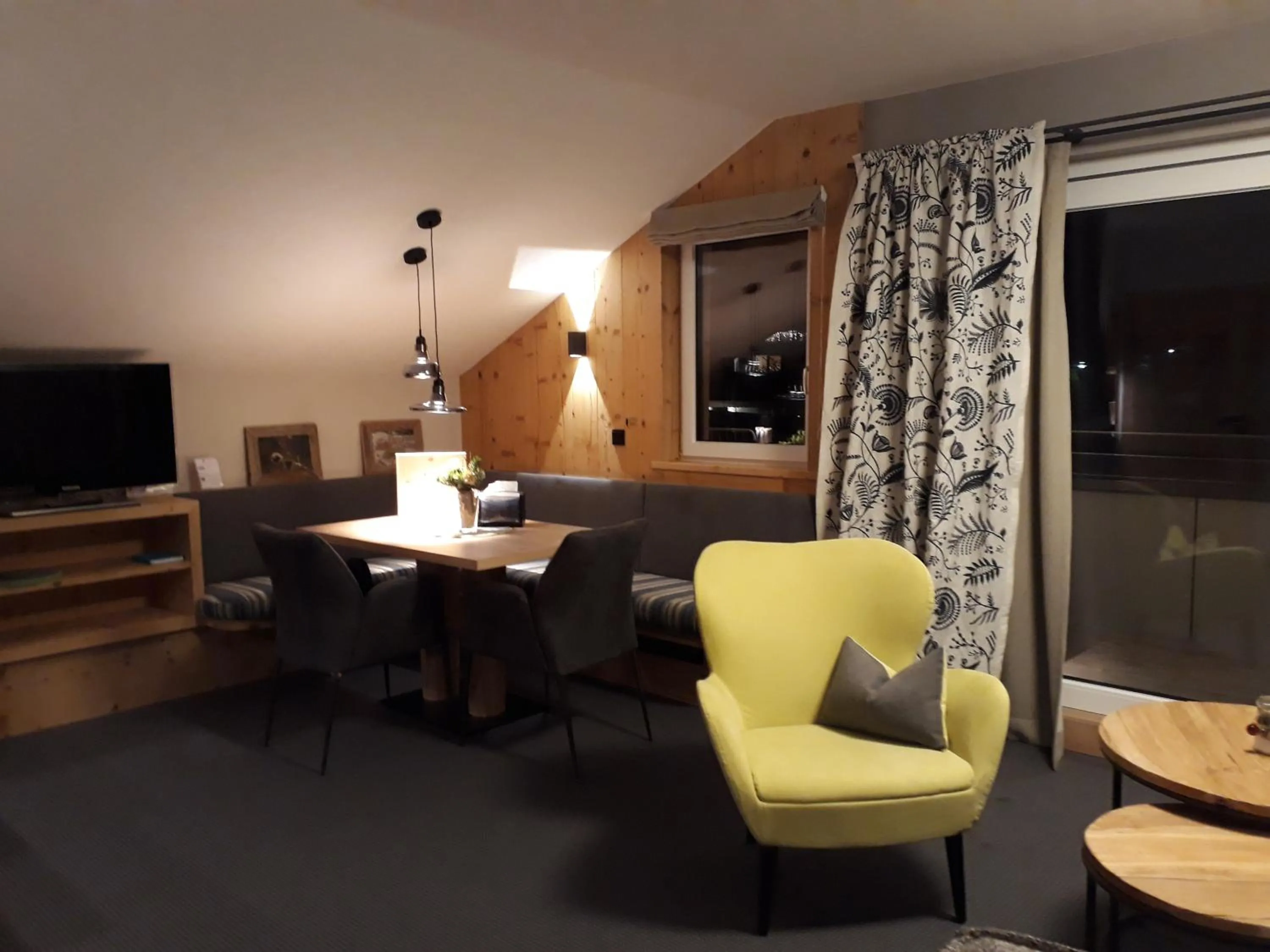 Seating area in Das Edelweiss