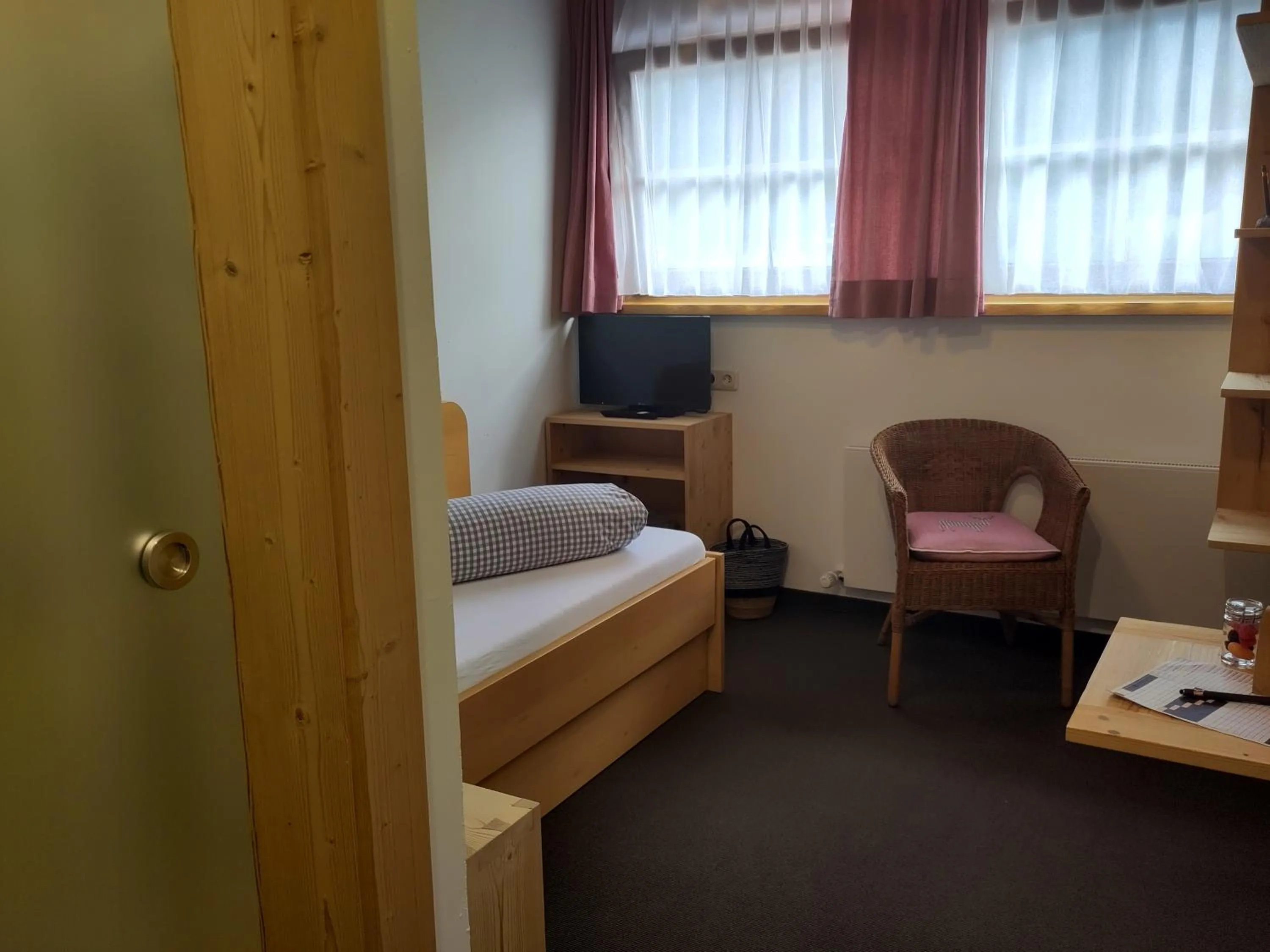 Photo of the whole room, Bed in Das Edelweiss