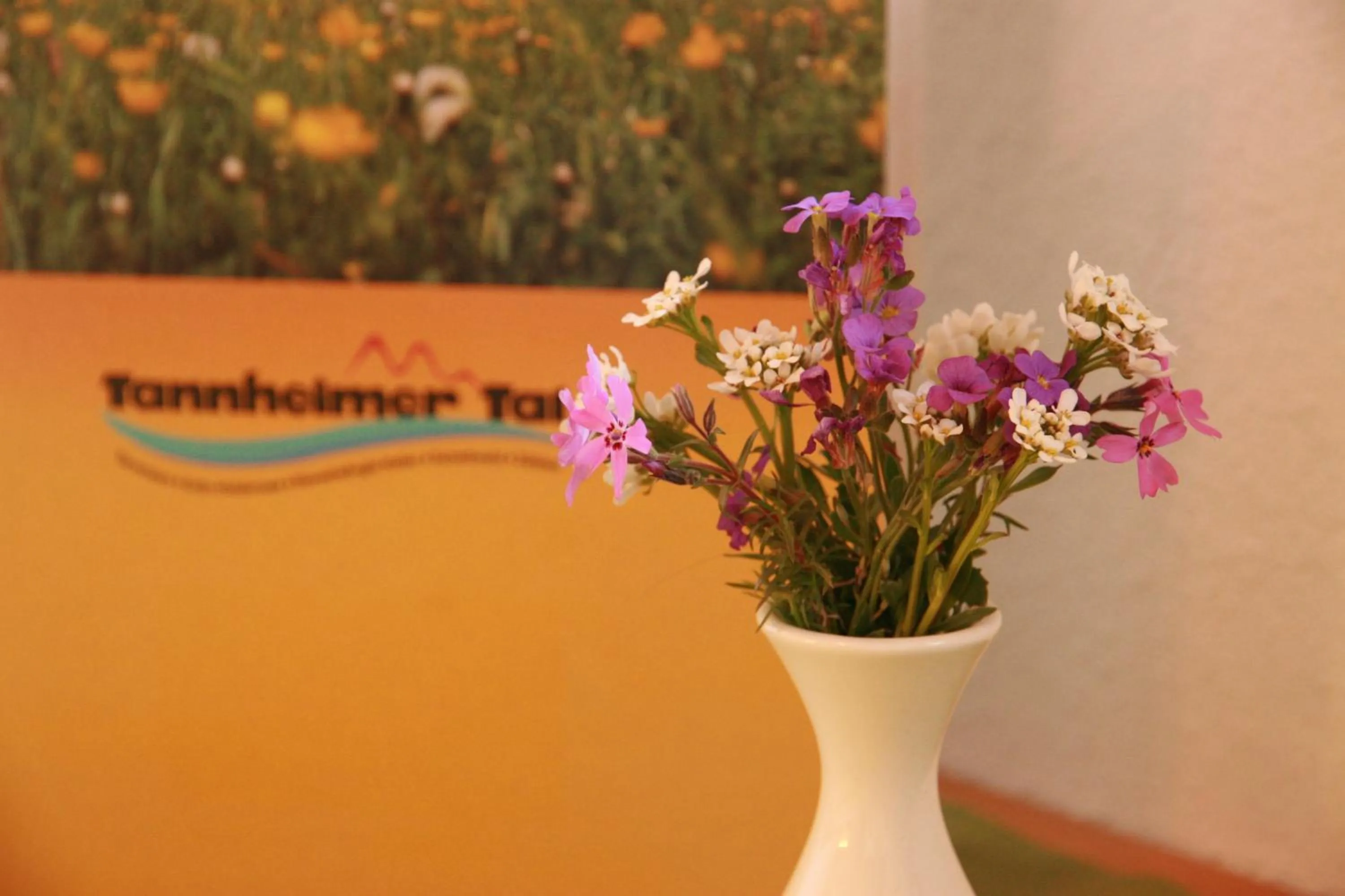Decorative detail in Das Edelweiss
