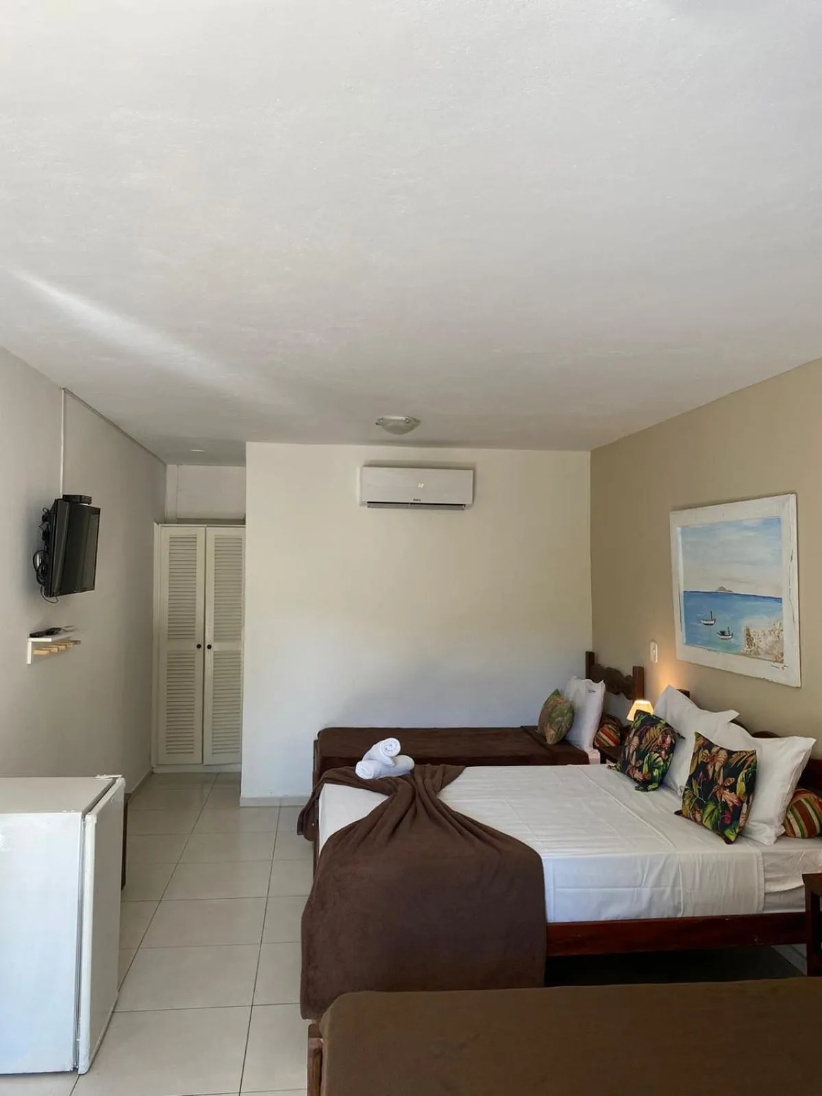 Bedroom, Bed in Hibiscus Center