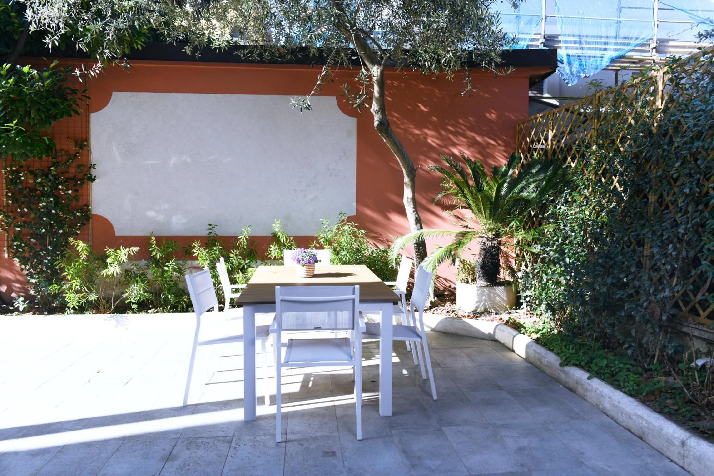 Garden view in La Villa bed & breakfast