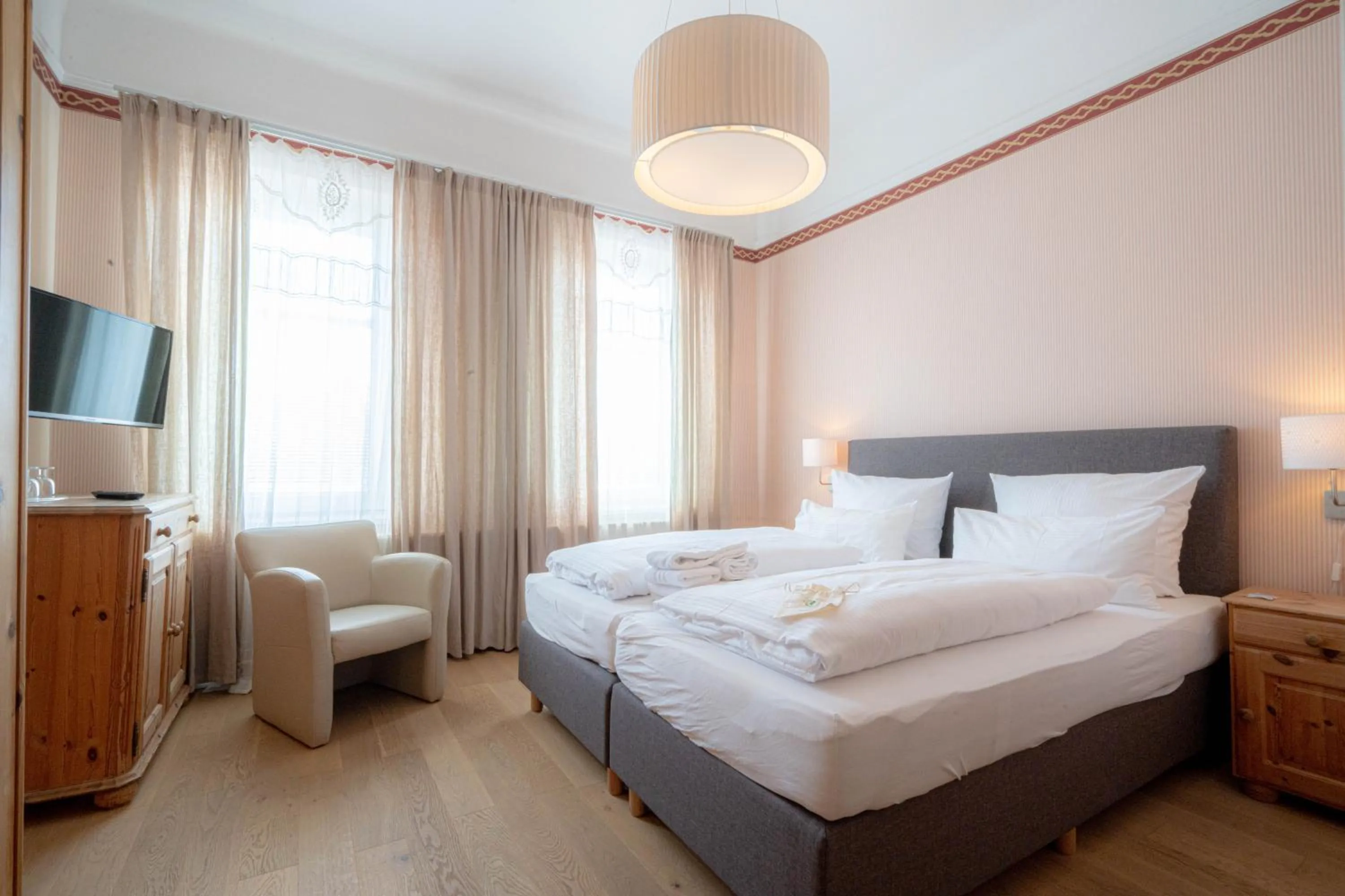 Photo of the whole room, Bed in Logierhaus am Denkmal