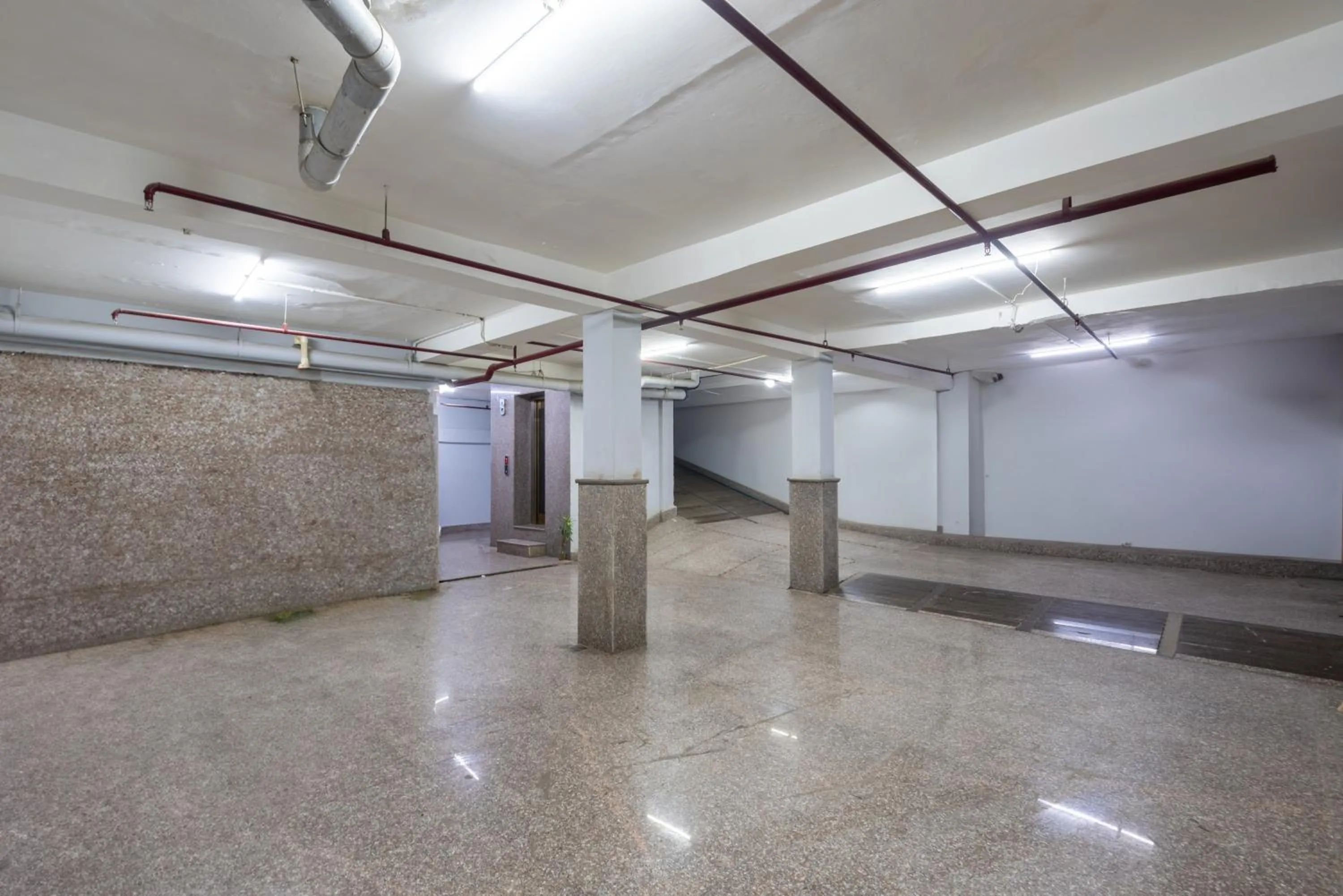 Parking in Hotel Royal Inn igi