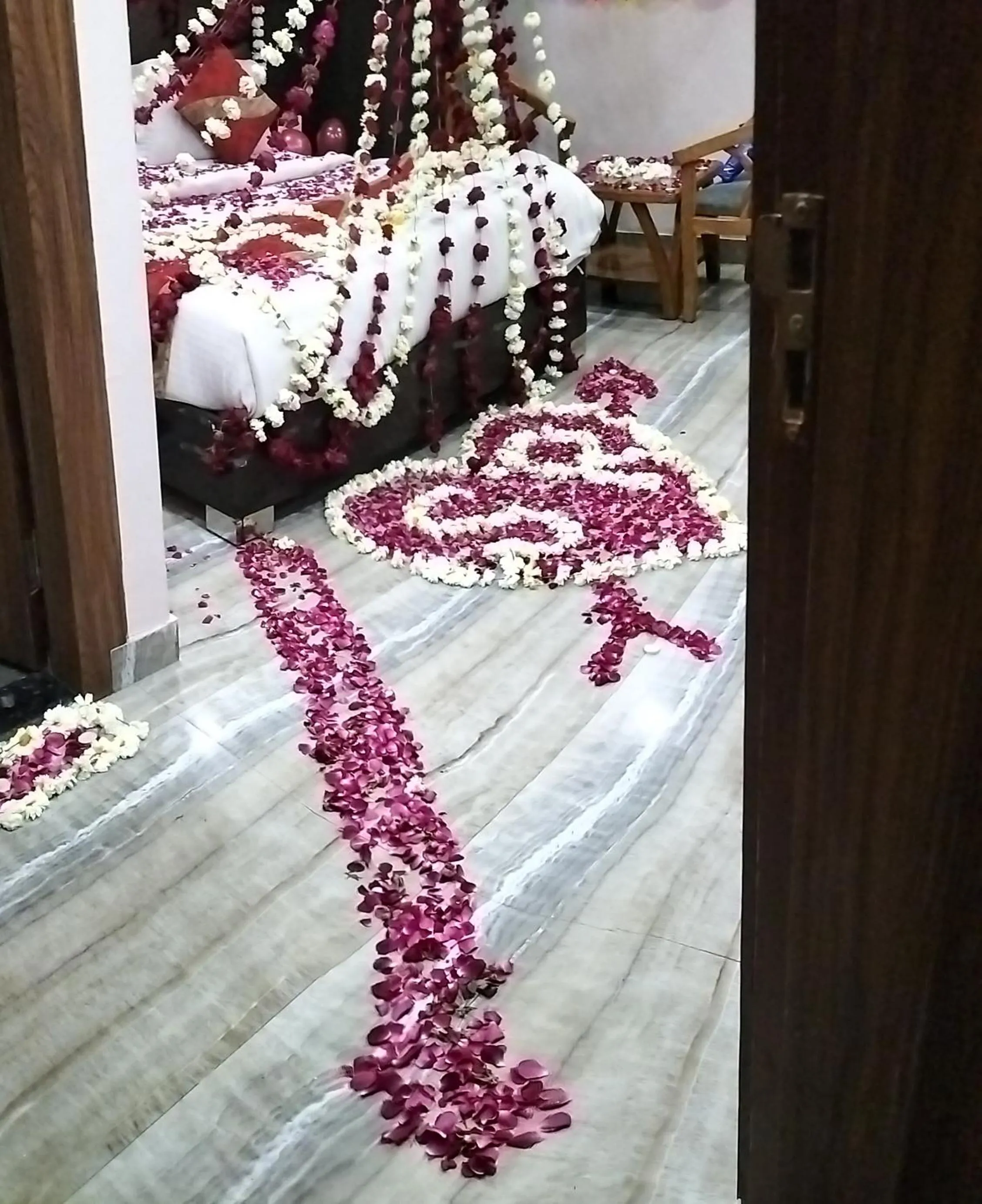 Bed in Hotel Royal Inn igi