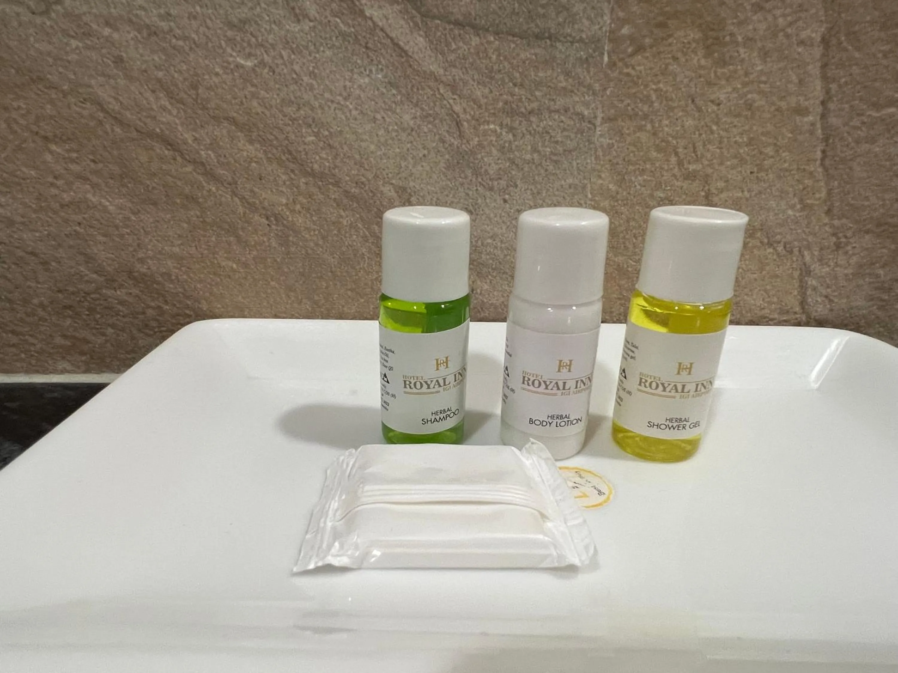 Bathroom in Hotel Royal Inn igi