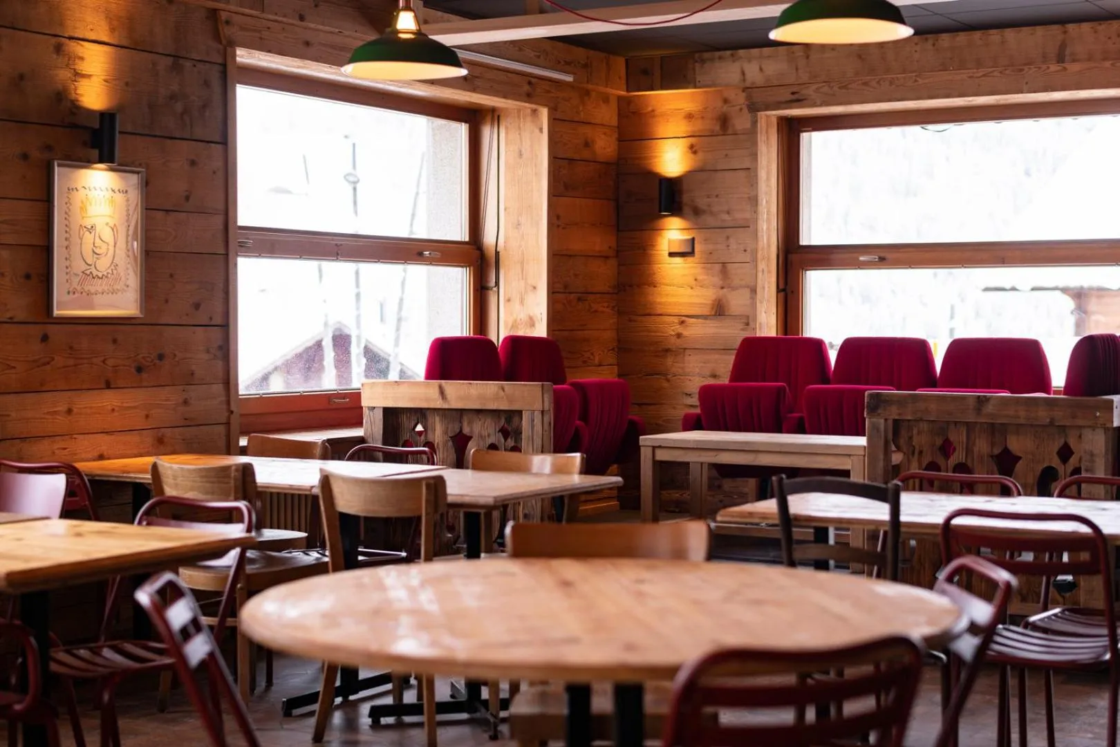Restaurant/places to eat in Peanut Mountain Lodge & Le Communal
