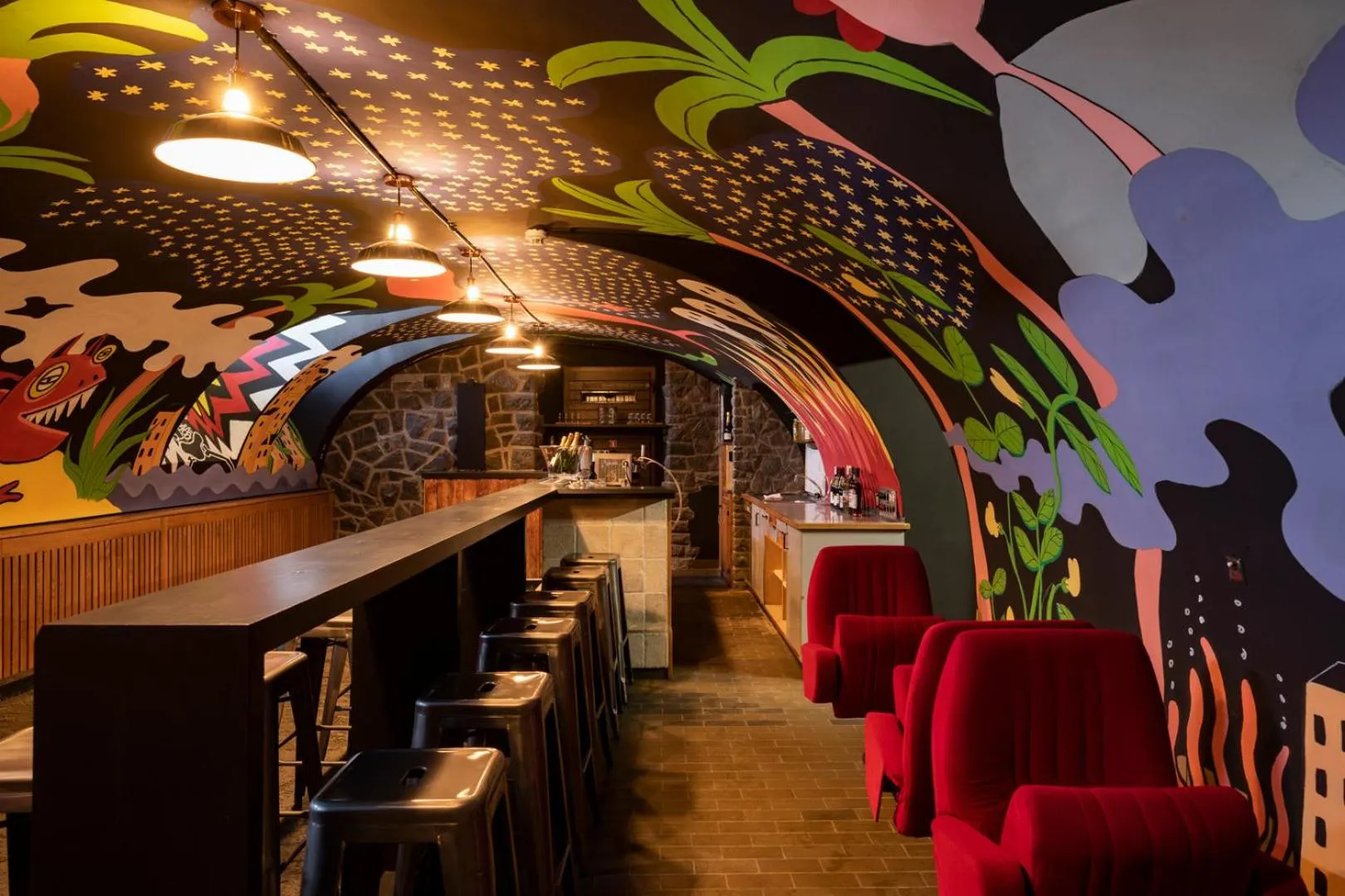 Lounge or bar in Peanut Mountain Lodge & Le Communal