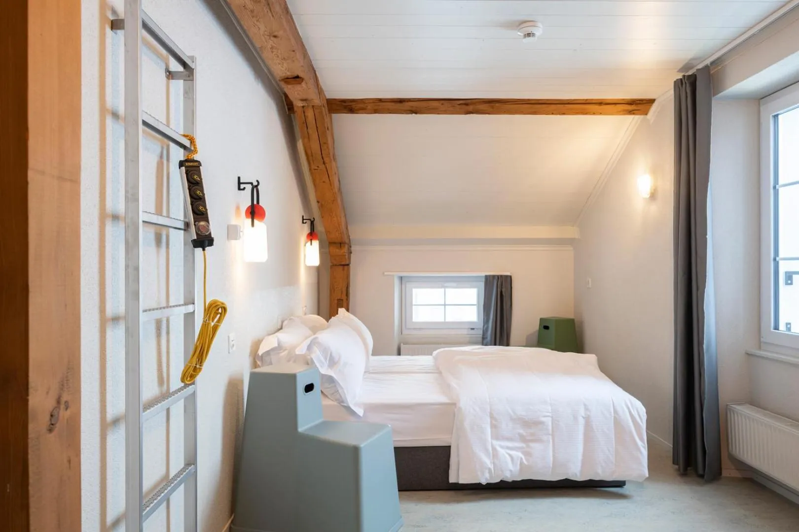 Photo of the whole room in Peanut Mountain Lodge & Le Communal