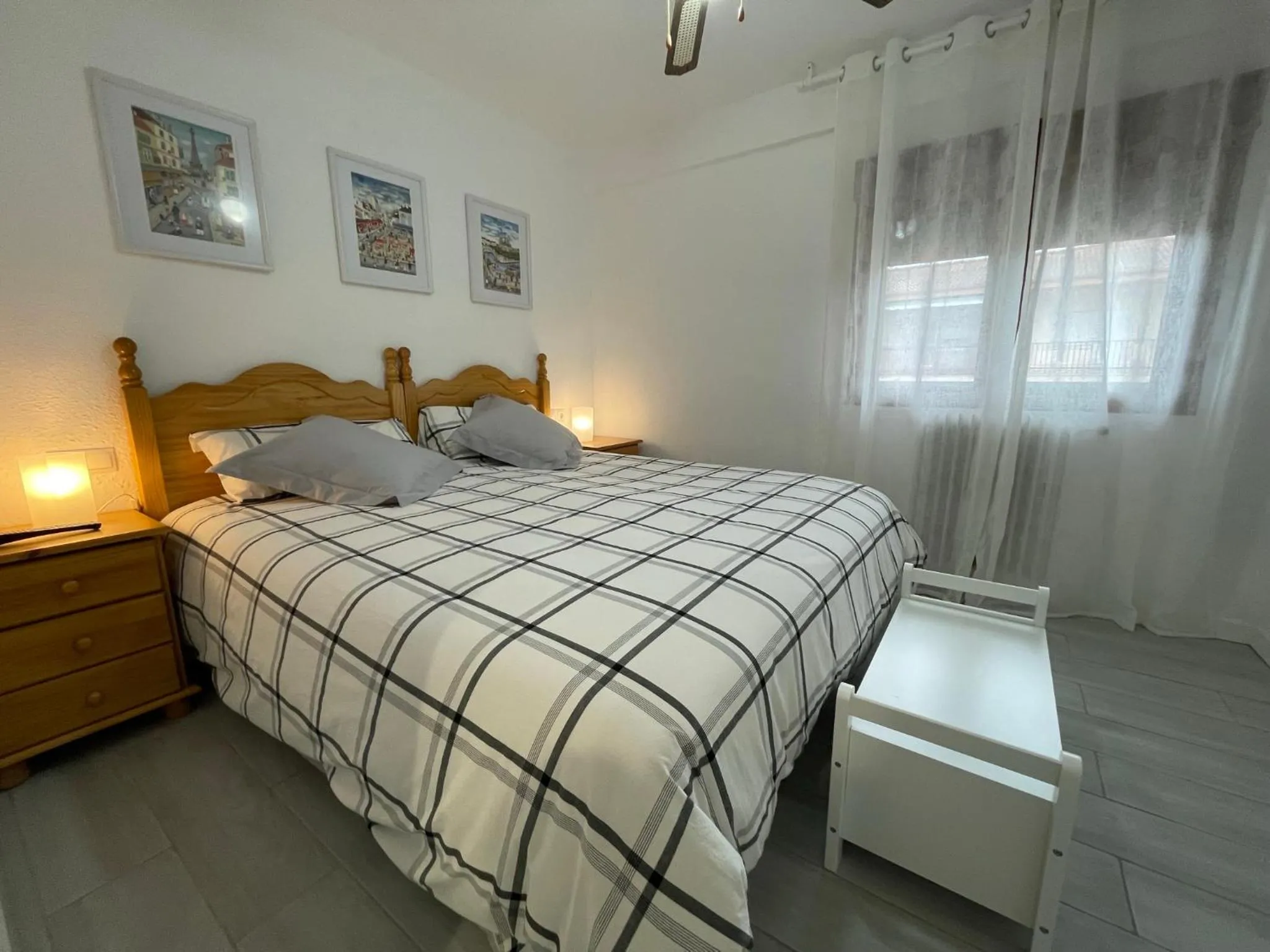 Bedroom, Bed in Hervas Centro Apartamento IDEAL FAMILIAS 6 adultos y 2 niños-