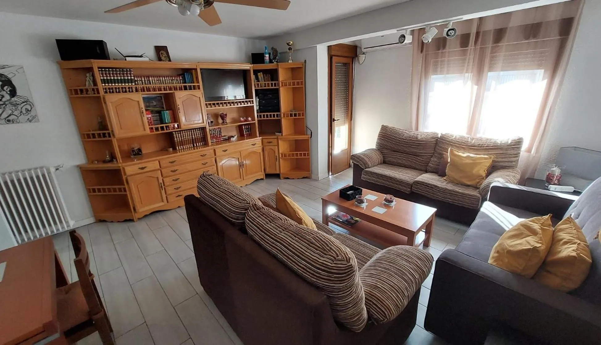 Living room in Hervas Centro Apartamento IDEAL FAMILIAS 6 adultos y 2 niños-