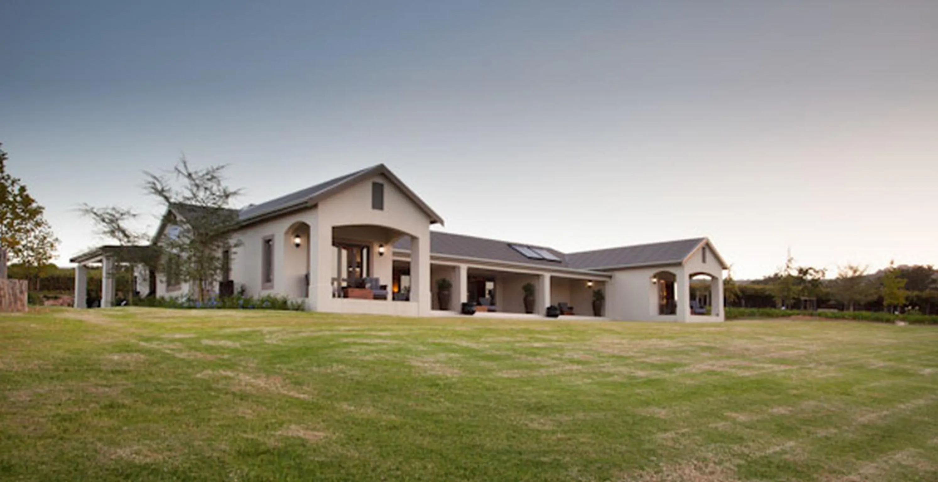 Under Oaks Guesthouse