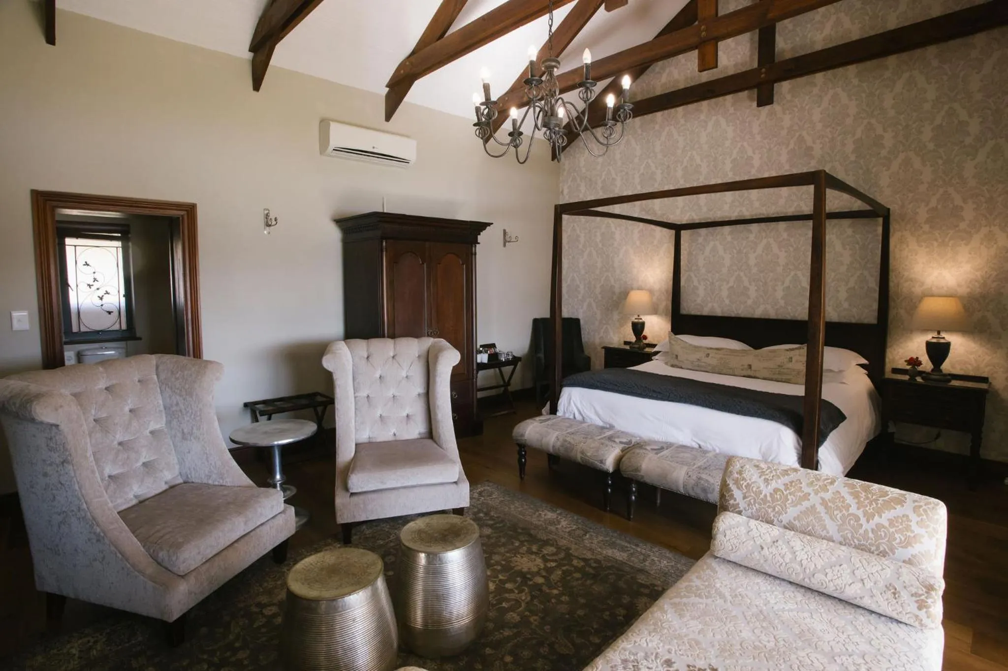 Photo of the whole room, Bed in Under Oaks Guesthouse