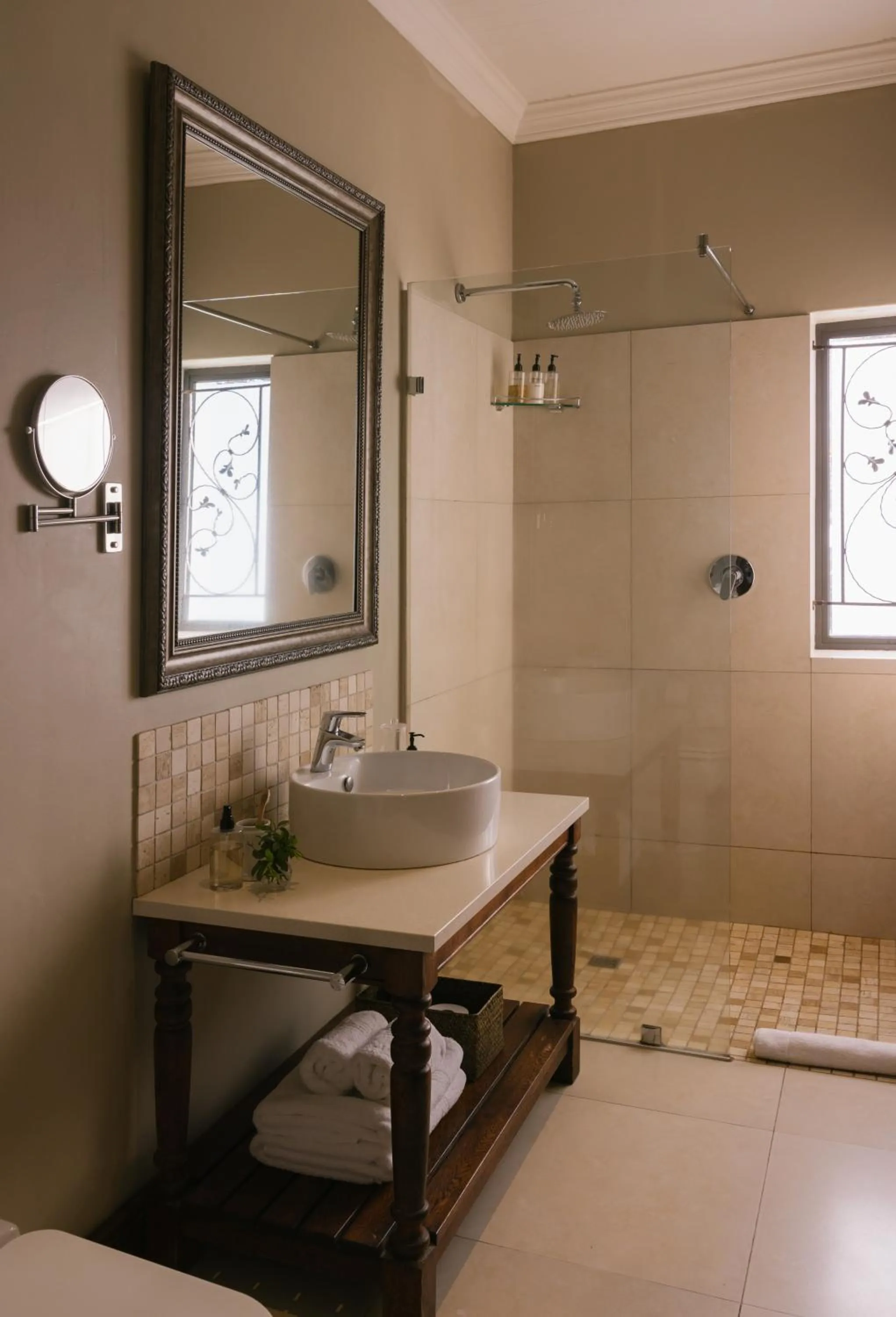 Bathroom in Under Oaks Guesthouse