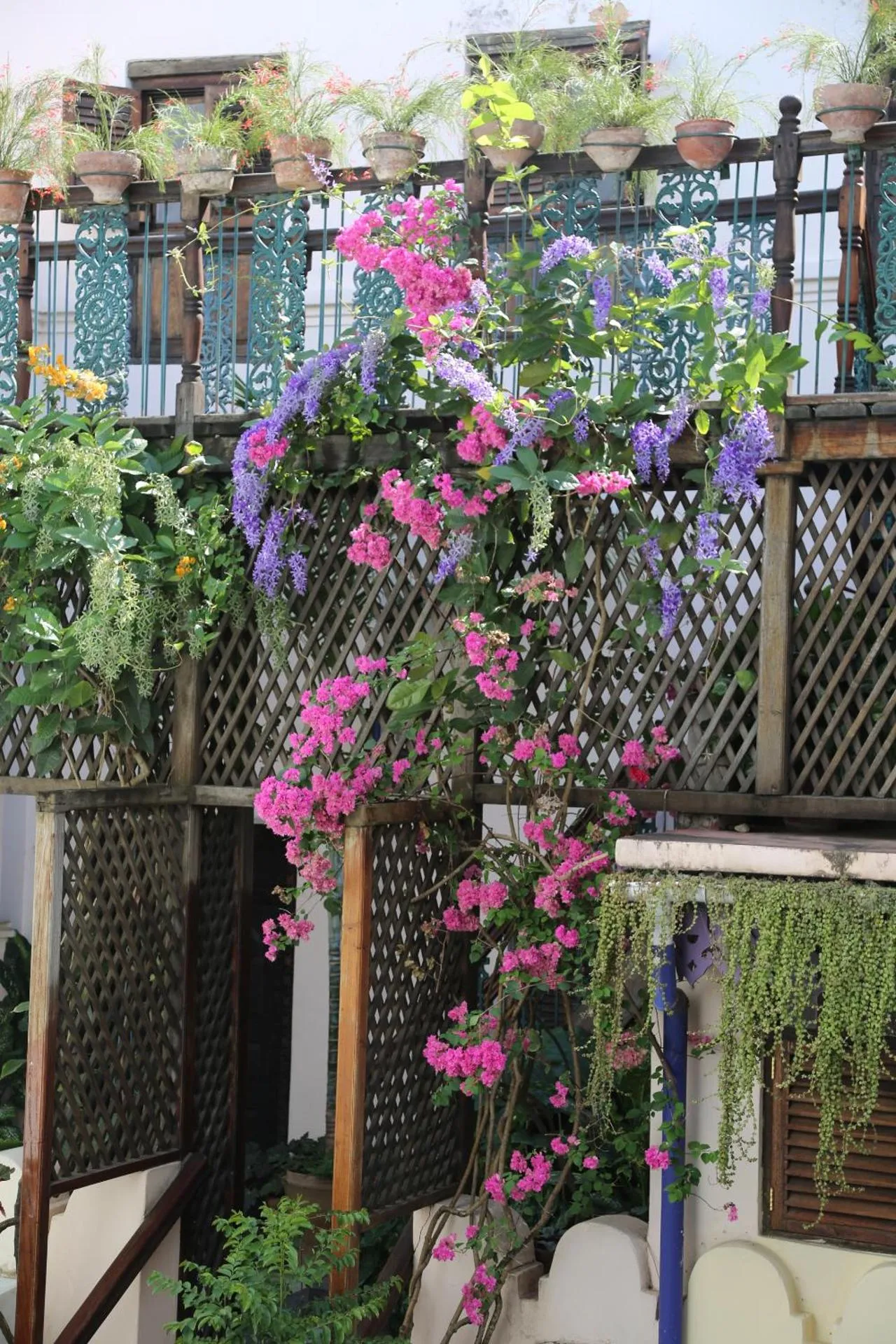 Property building in Emerson on Hurumzi