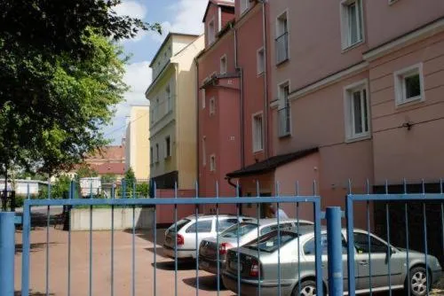 Facade/entrance in Almond