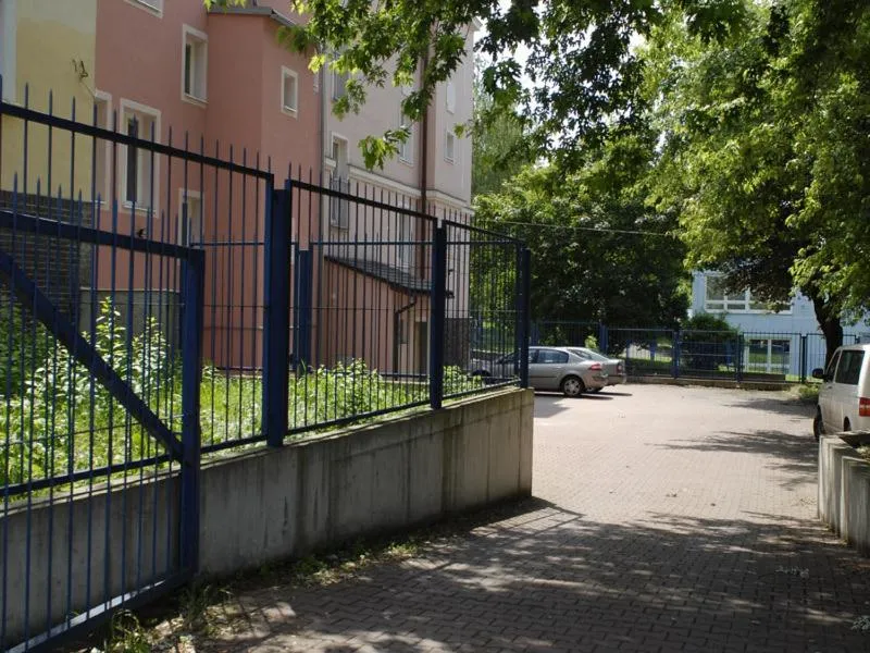 Area and facilities in Almond