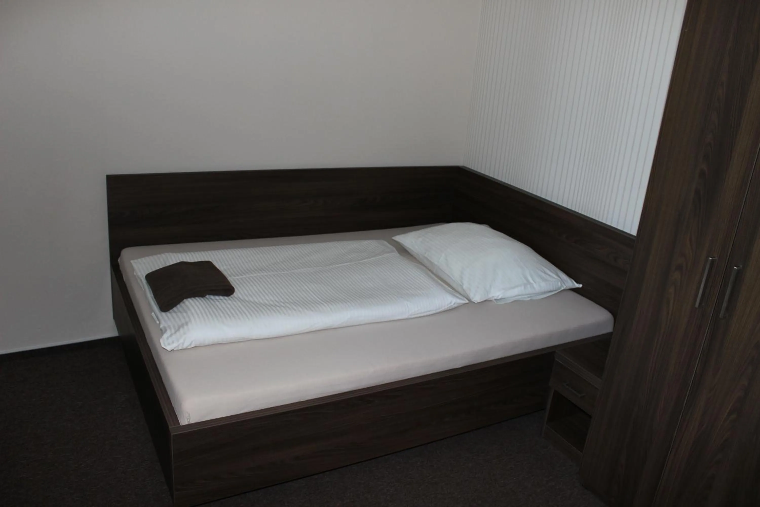 Bed in Almond