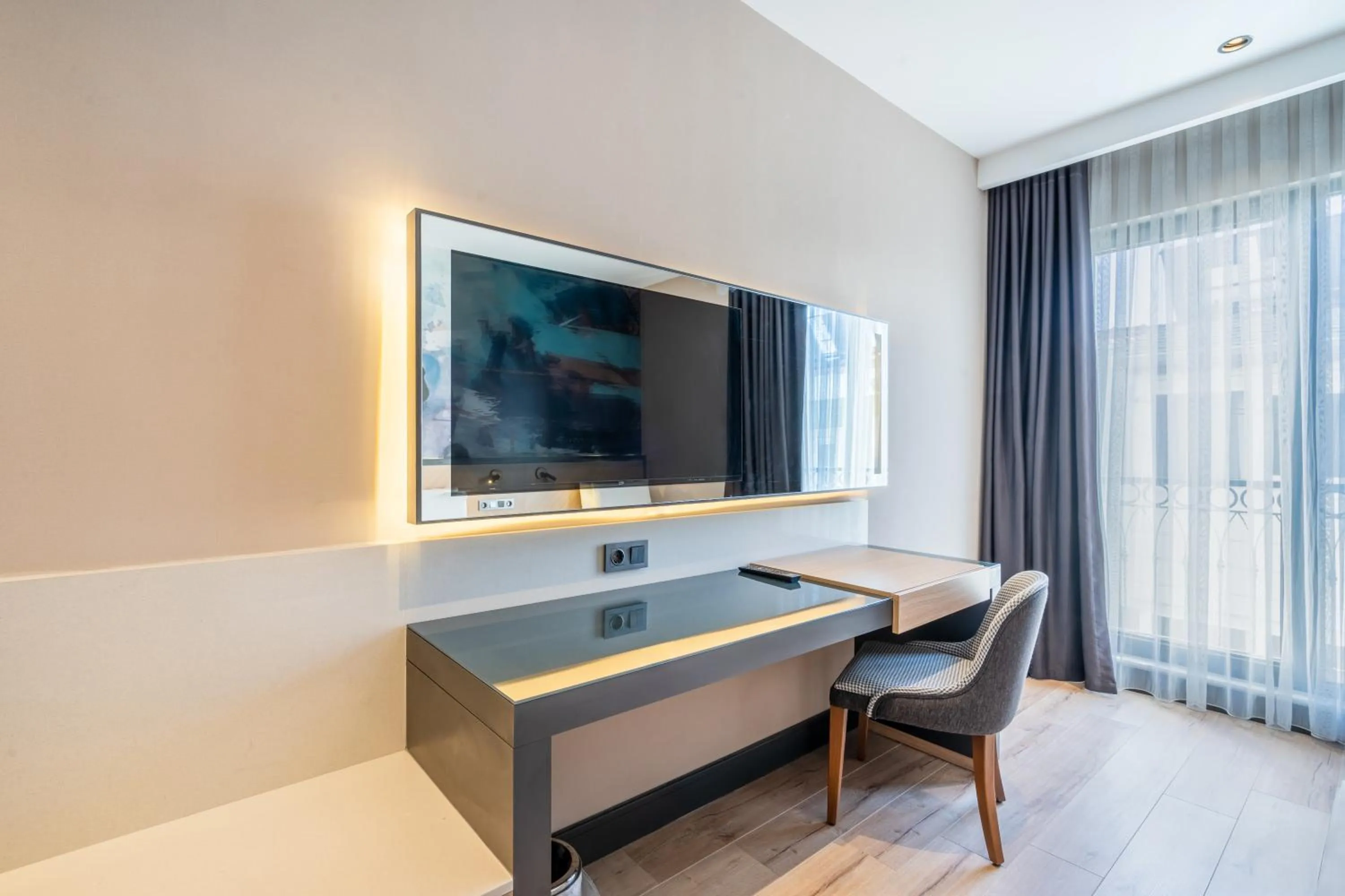 TV and multimedia in Ni Hotel Lara