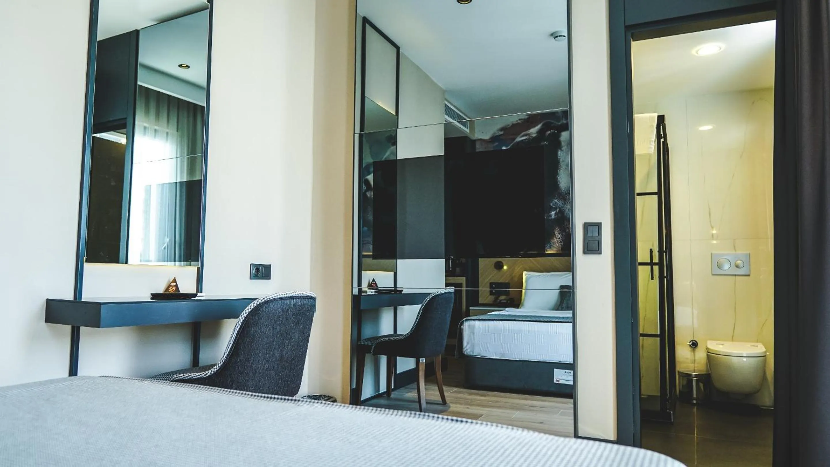 Bedroom, Bed in Ni Hotel Lara