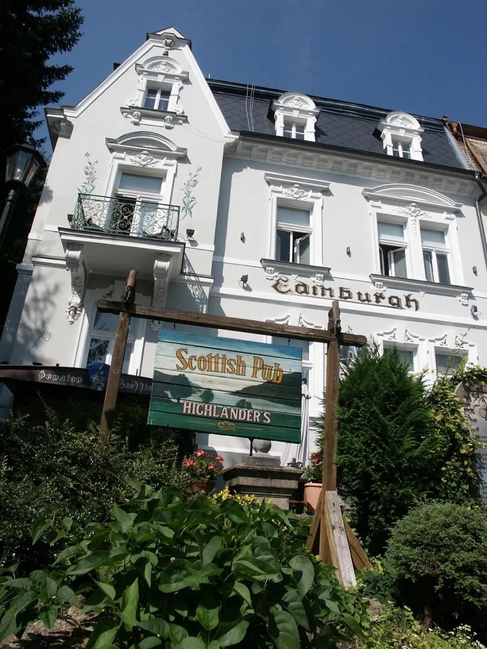 Facade/entrance in Edinburgh