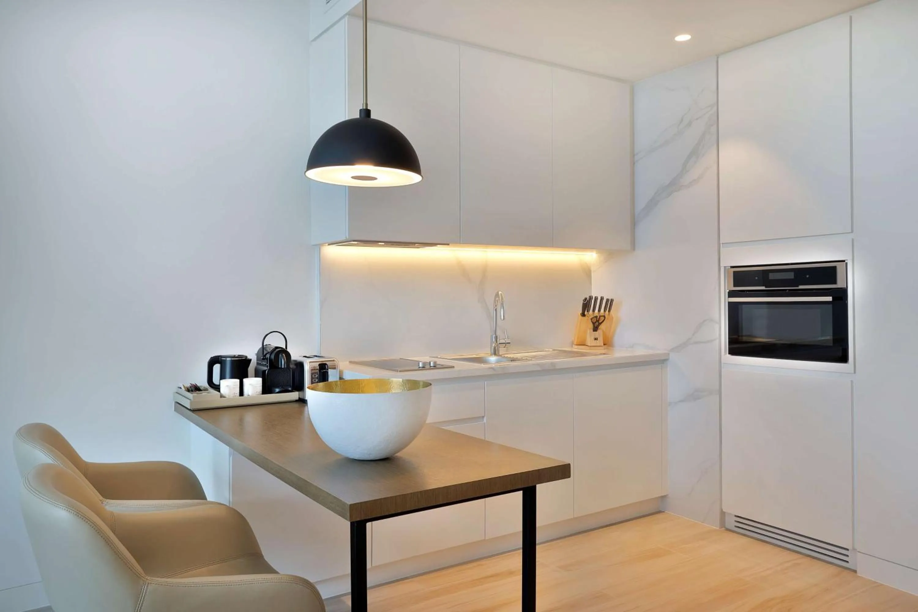 Kitchen or kitchenette in Doubletree By Hilton Abu Dhabi Yas Island Residences