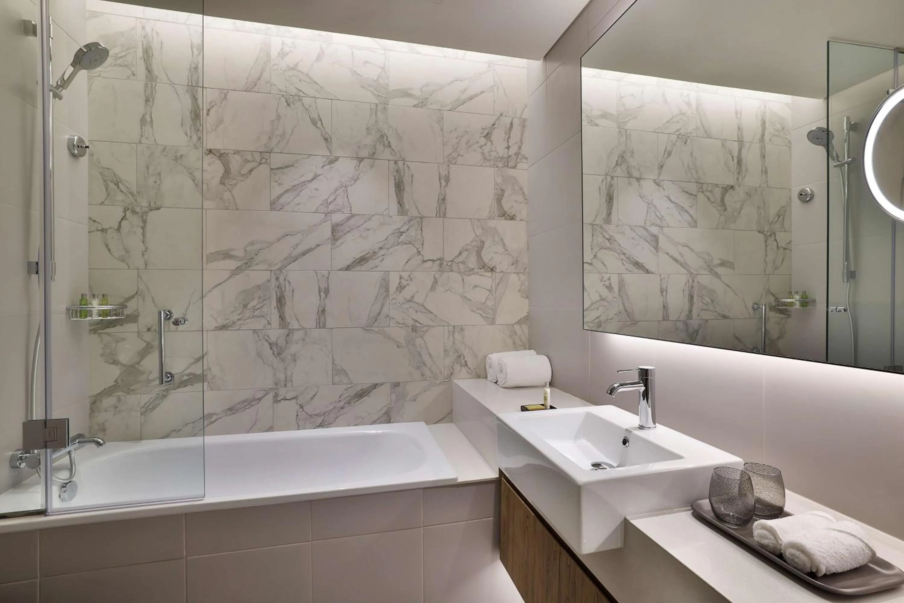 Toilet in Doubletree By Hilton Abu Dhabi Yas Island Residences