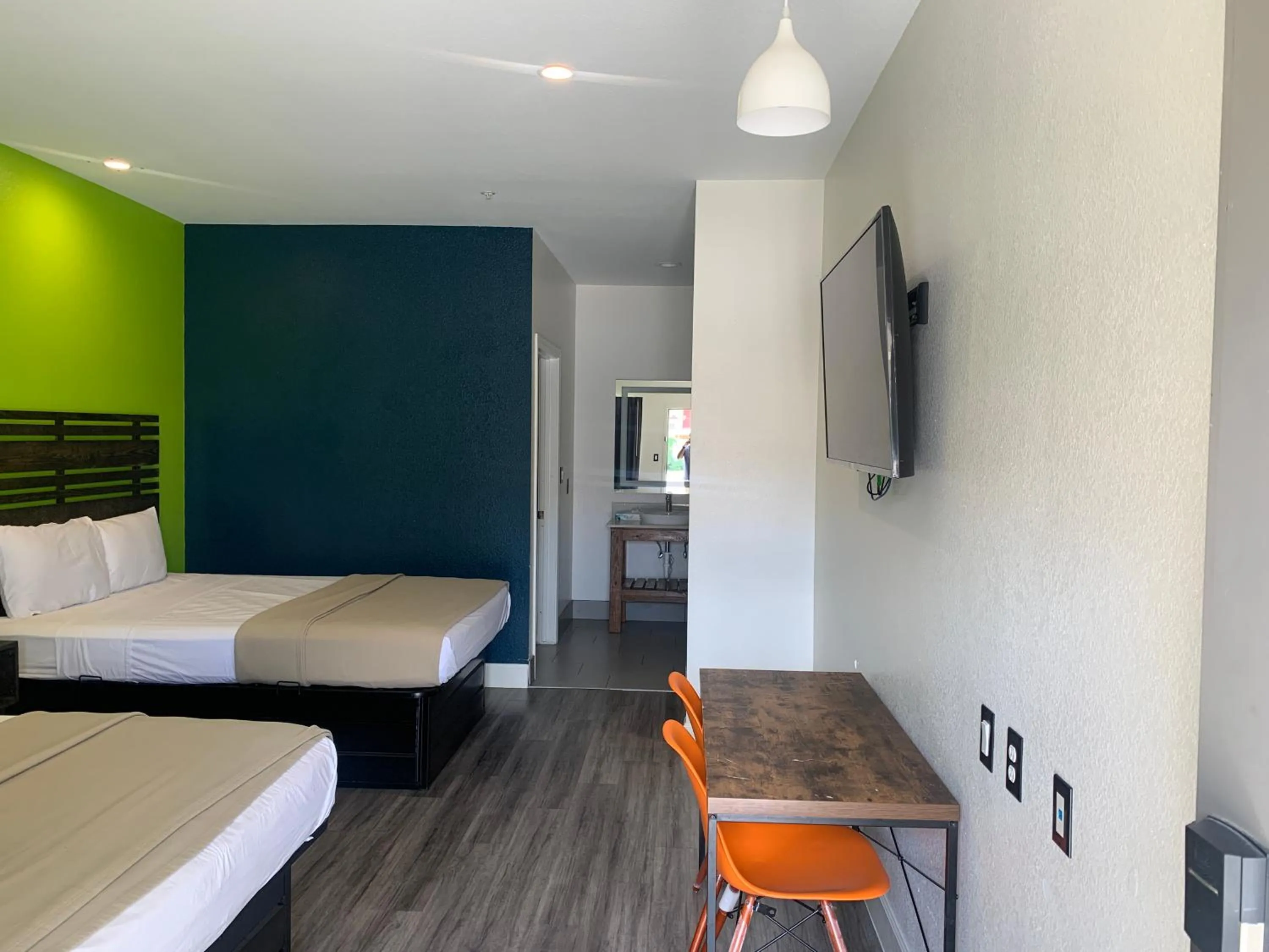 Bed in Signature Inn North Houston District