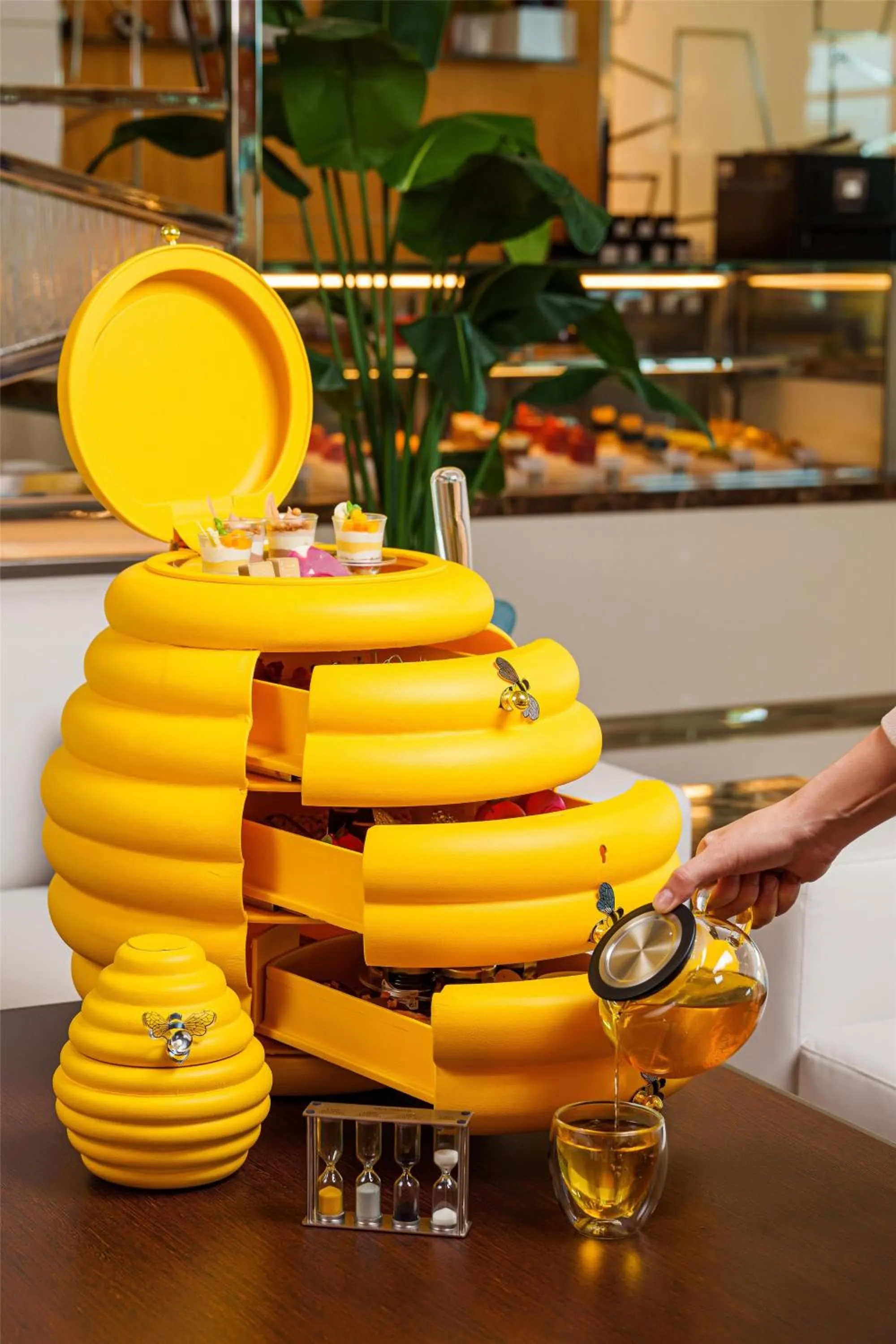 Dining area in Hilton Dubai Palm Jumeirah