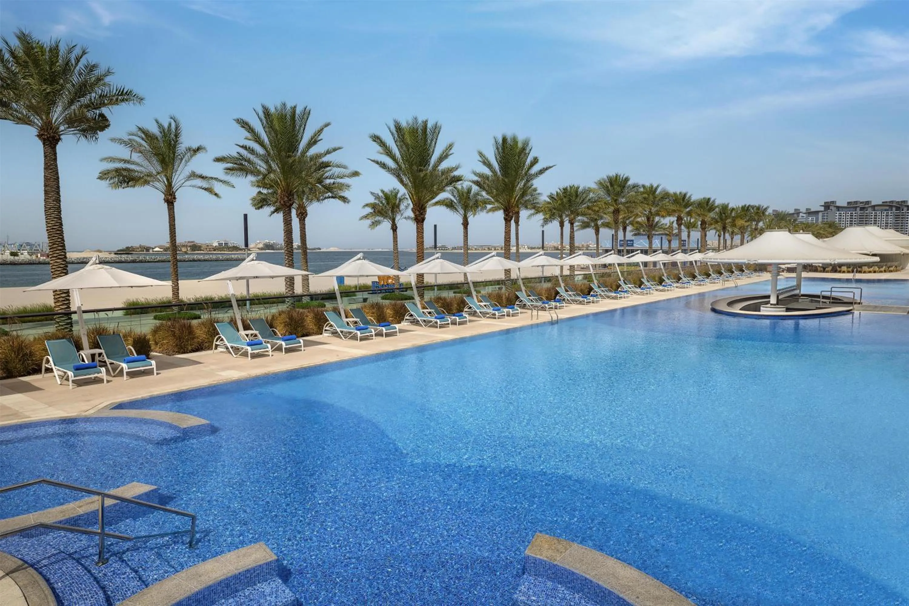 Pool view in Hilton Dubai Palm Jumeirah